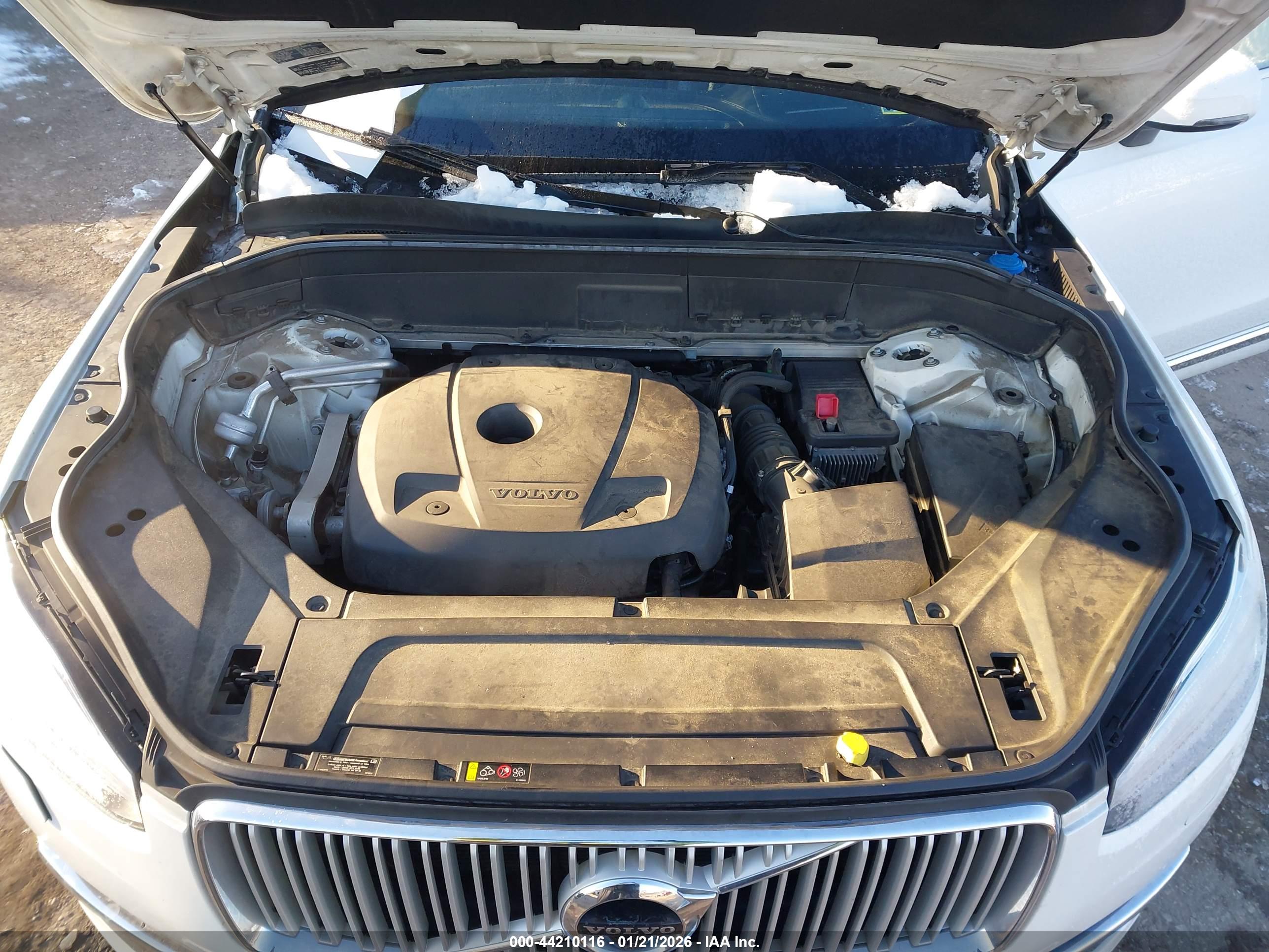 VOLVO XC90 image 10