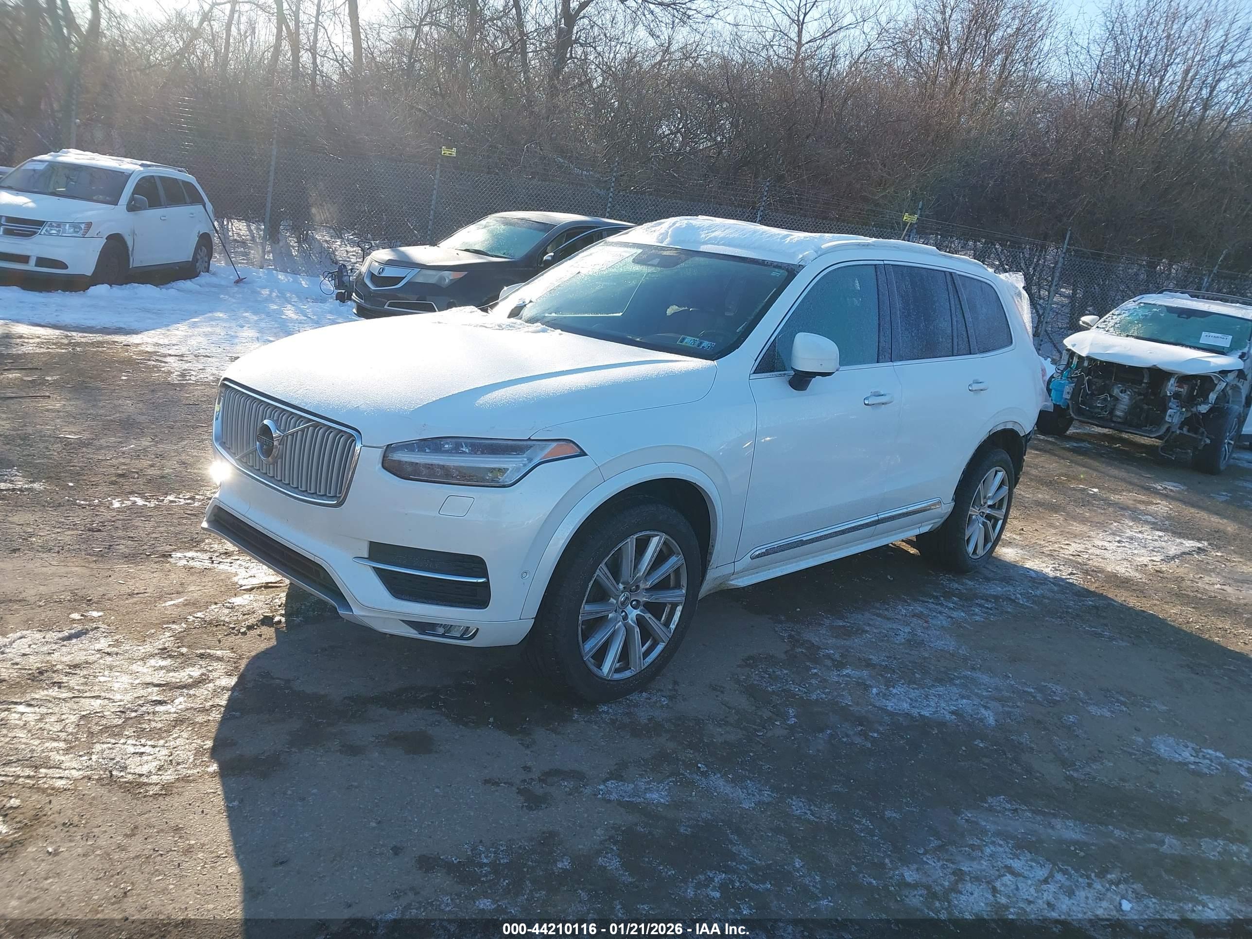 VOLVO XC90 image 2