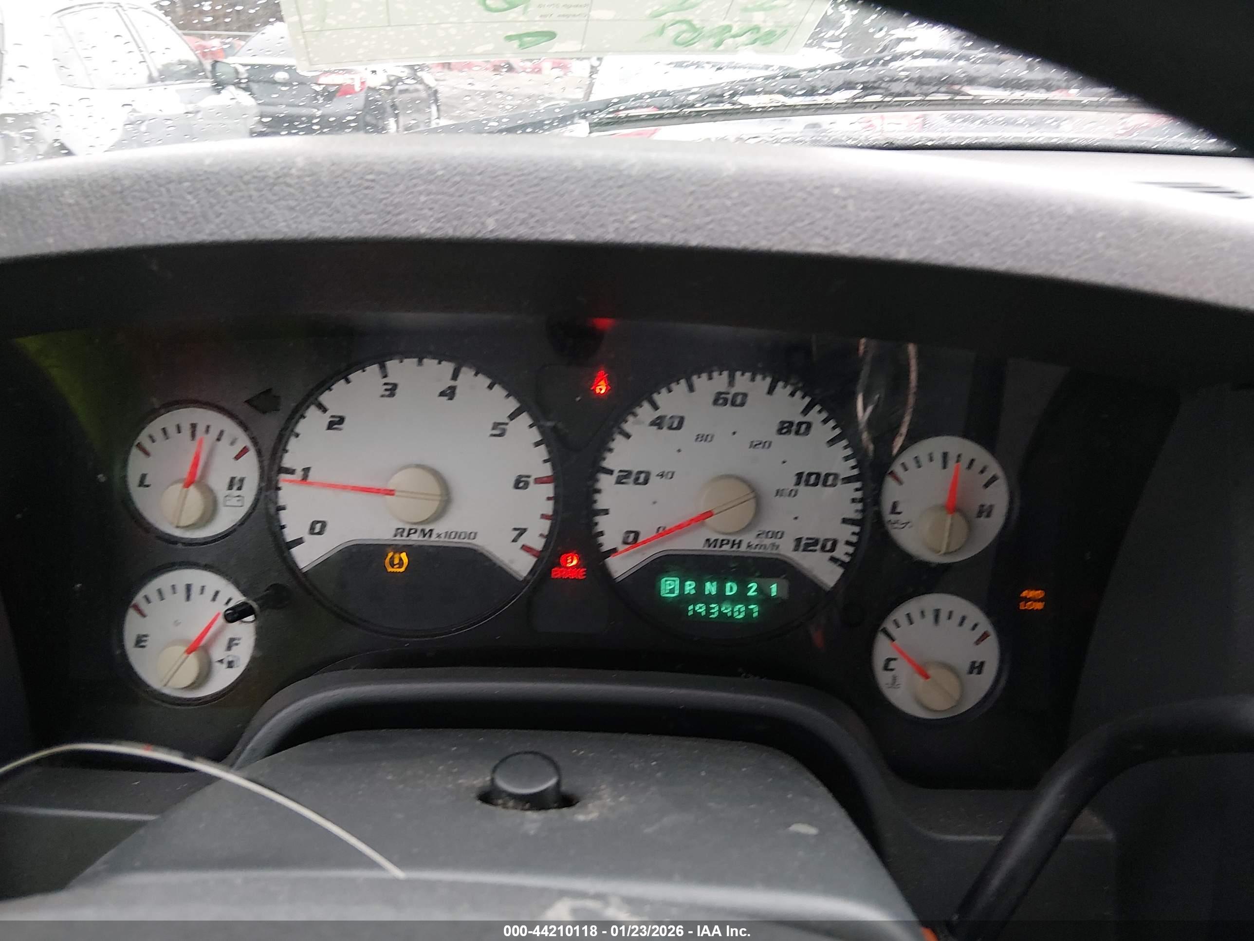 DODGE RAM image 7