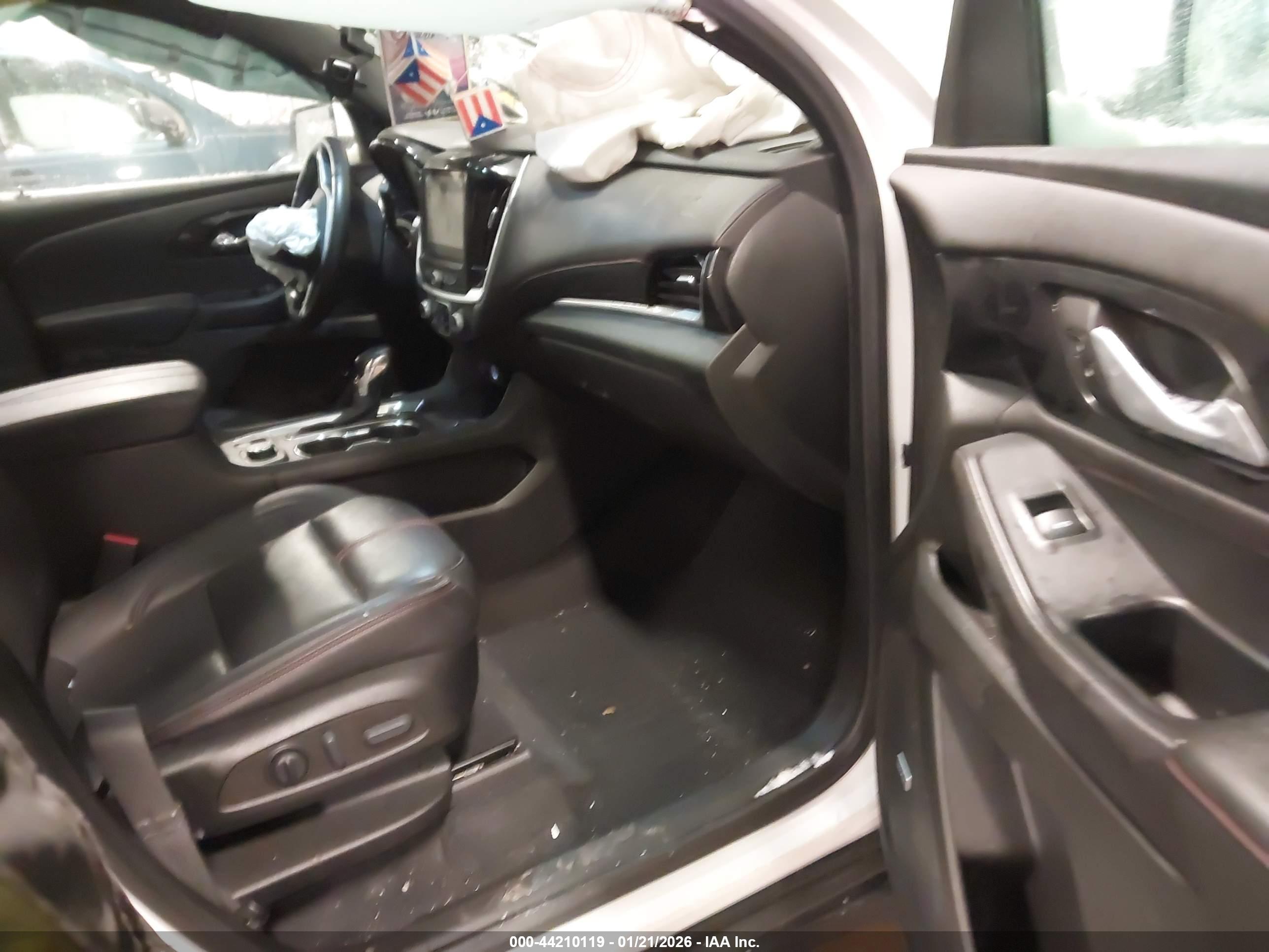 CHEVROLET TRAVERSE image 5
