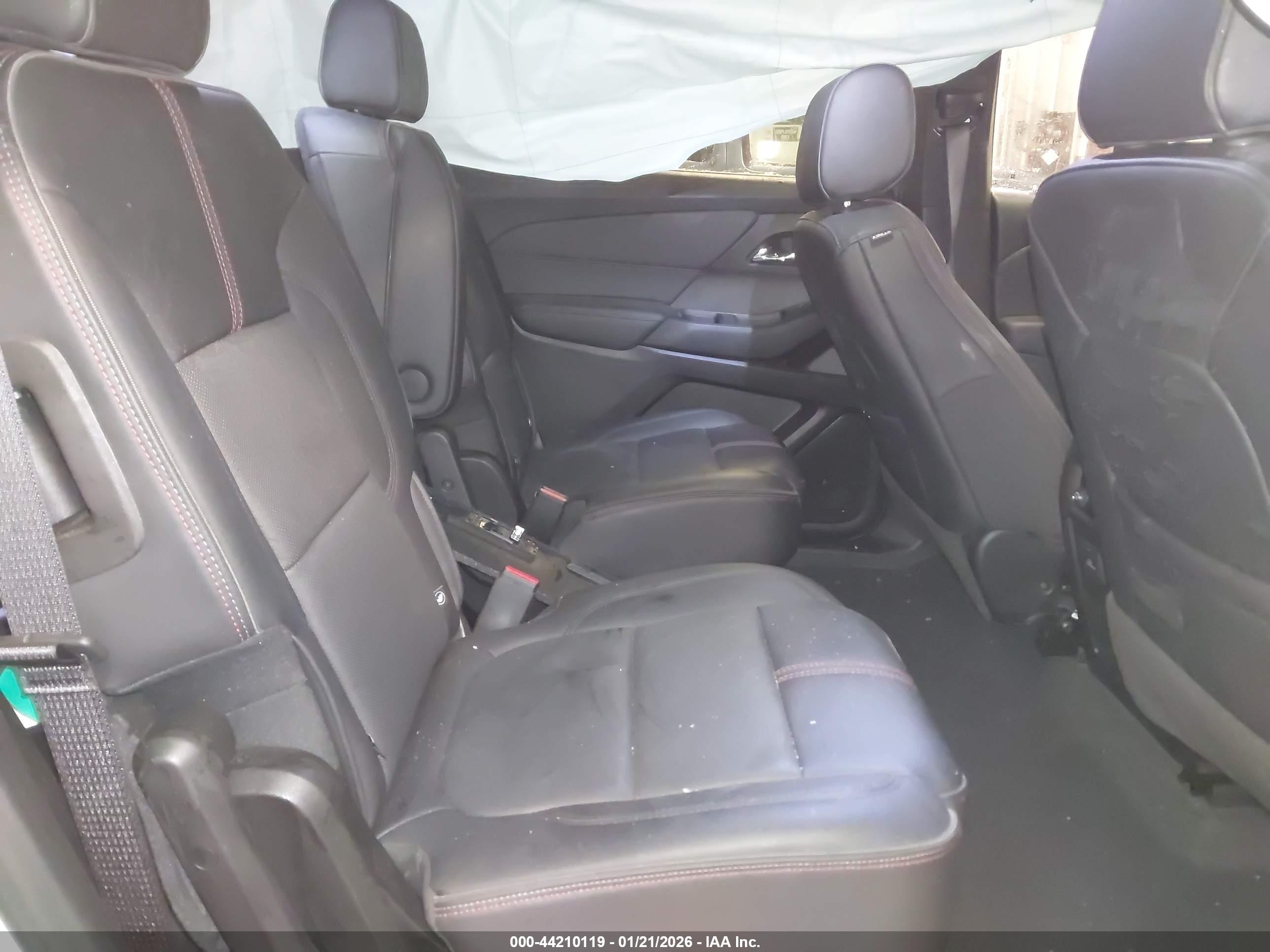 CHEVROLET TRAVERSE image 8