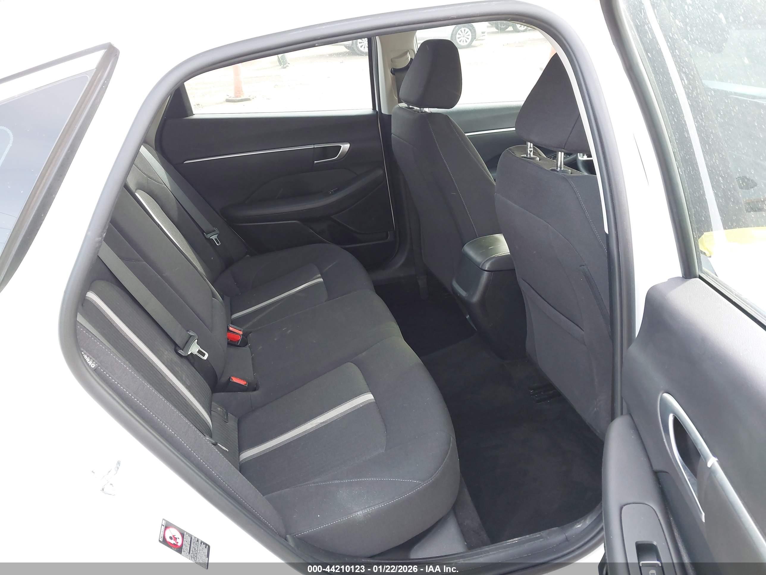 HYUNDAI SONATA image 8