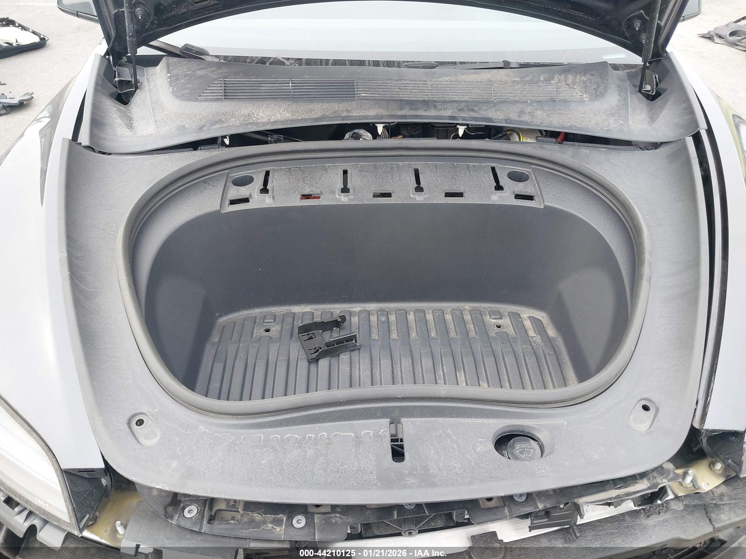 TESLA MODEL image 10