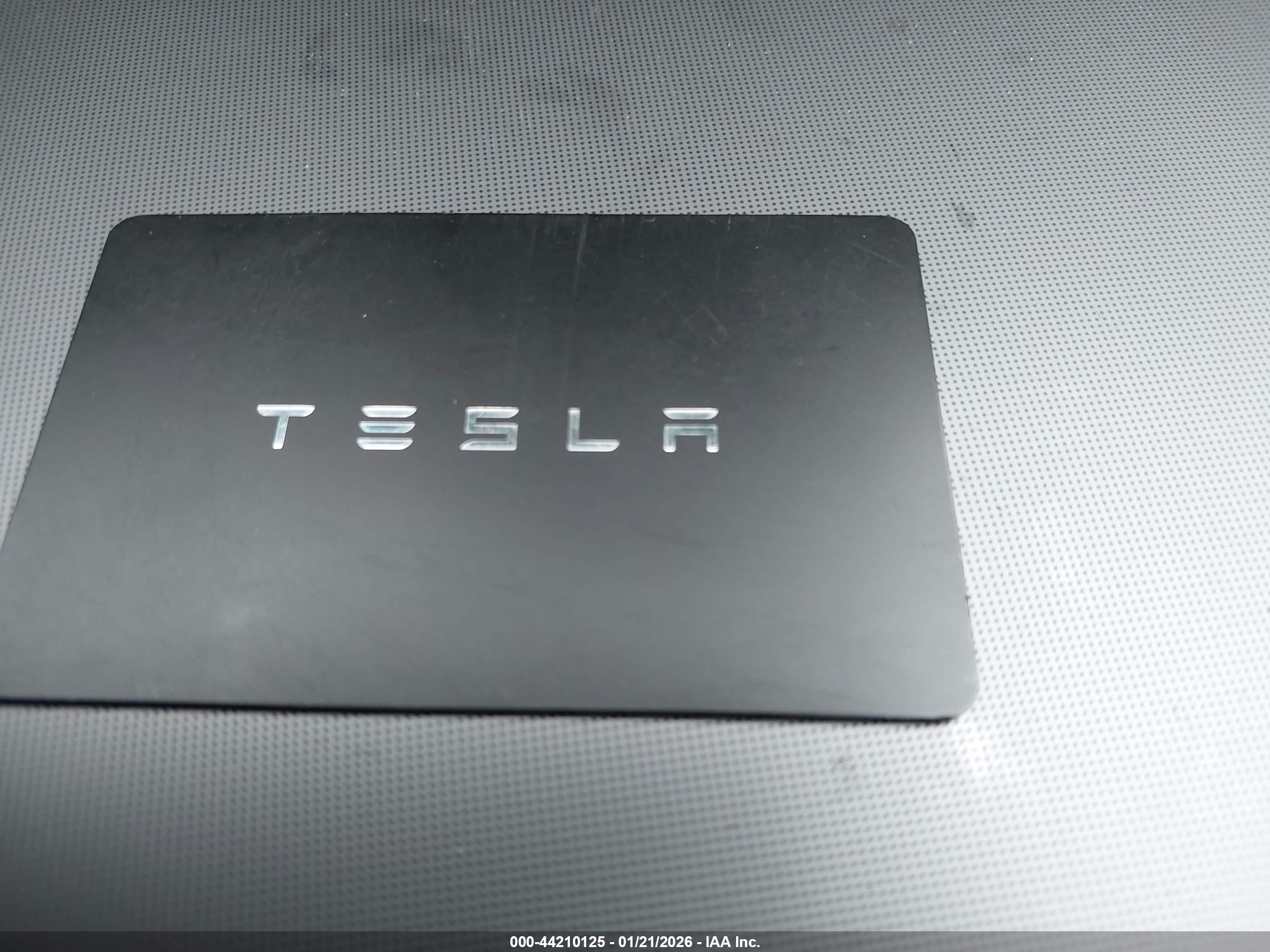 TESLA MODEL image 11