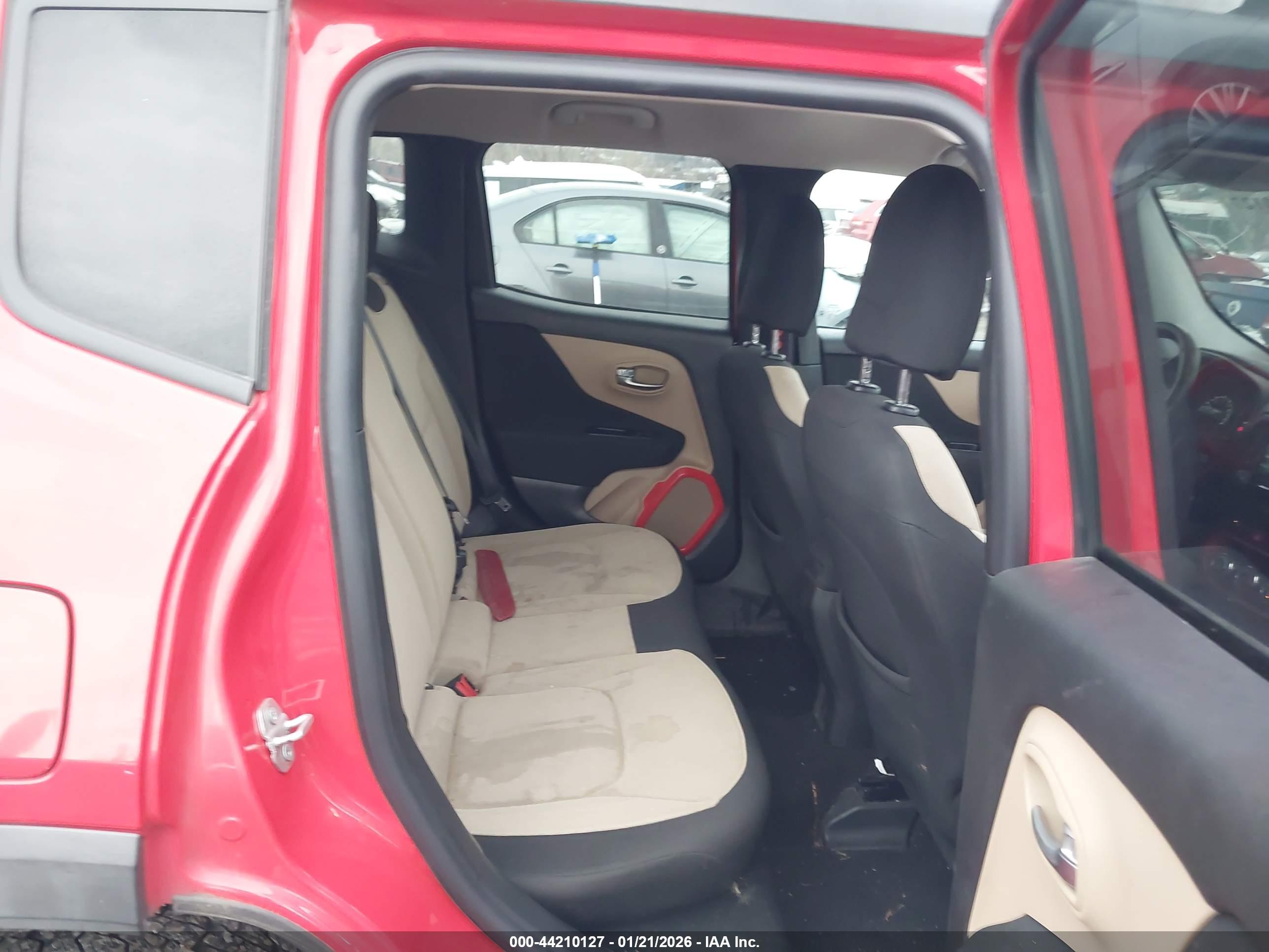 JEEP RENEGADE image 8