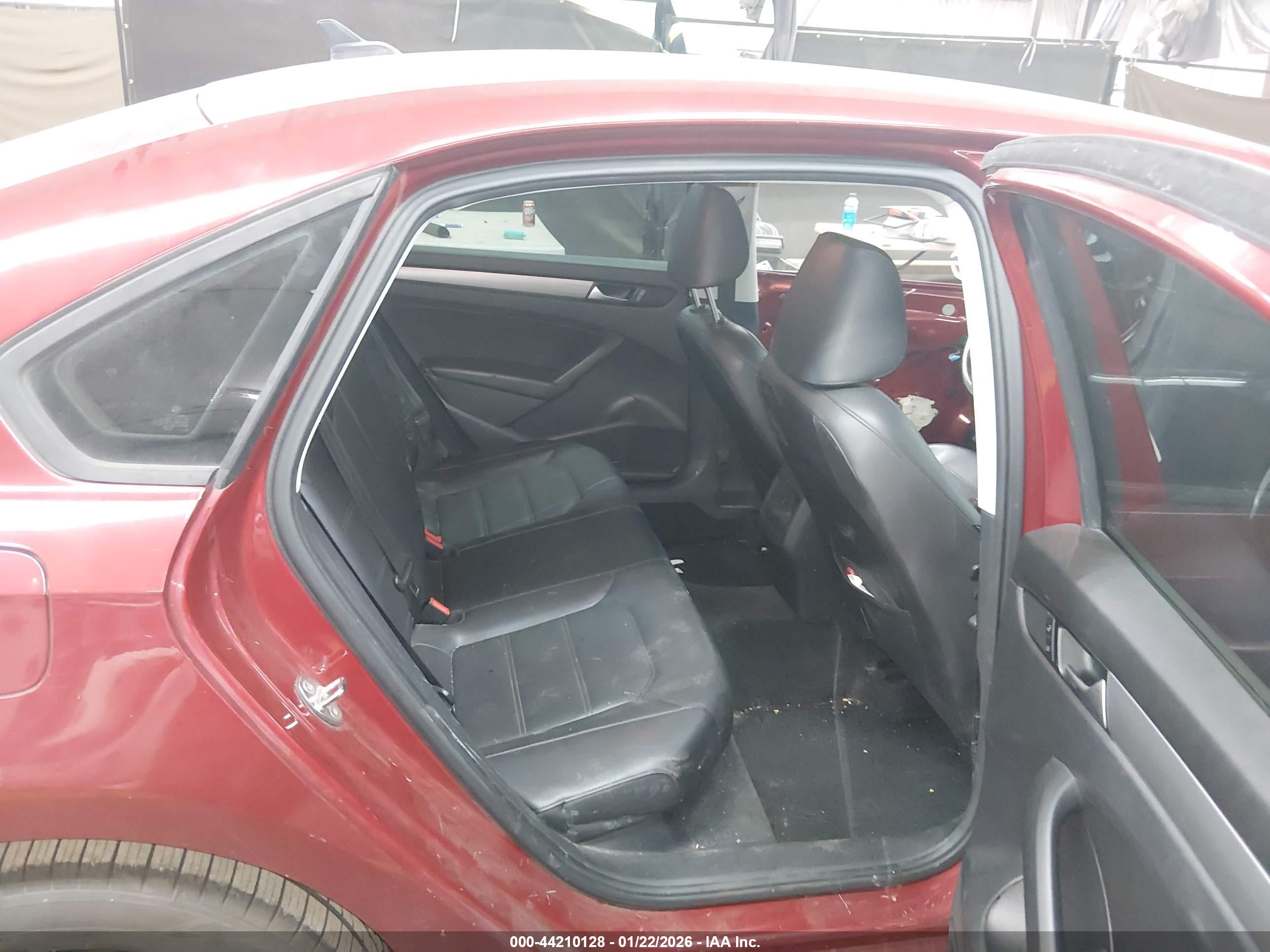 VOLKSWAGEN PASSAT image 8