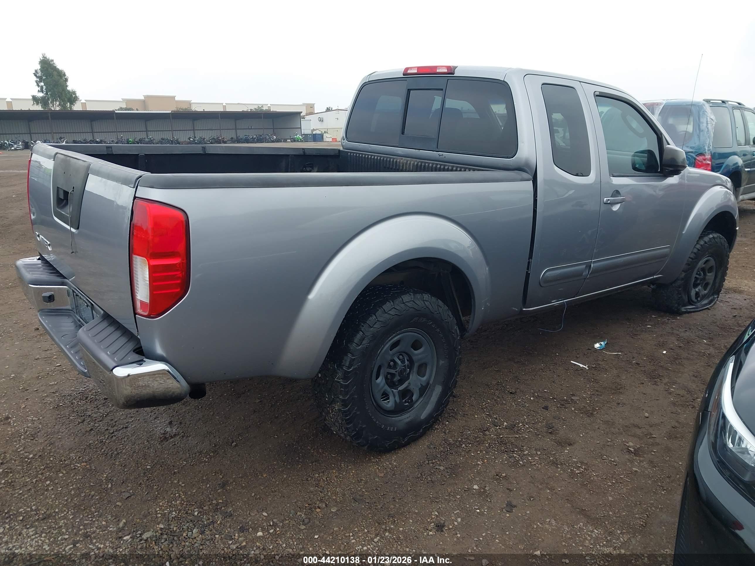 NISSAN FRONTIER image 4