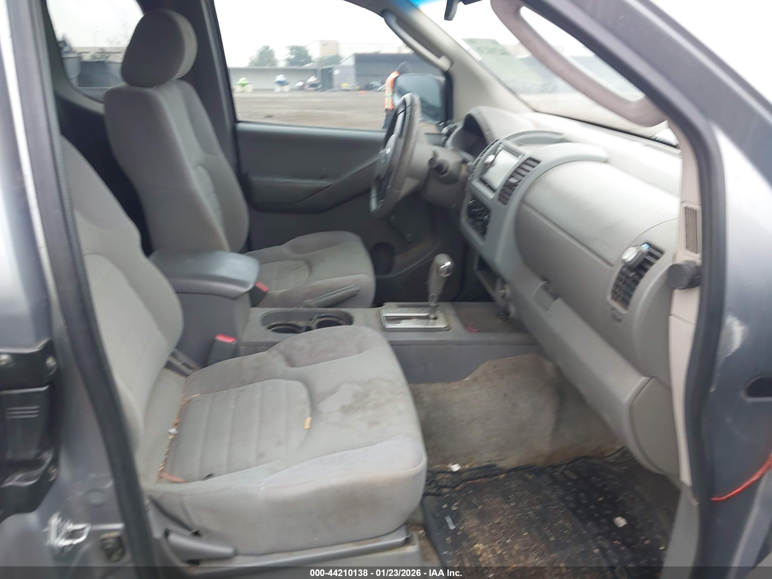 NISSAN FRONTIER image 5
