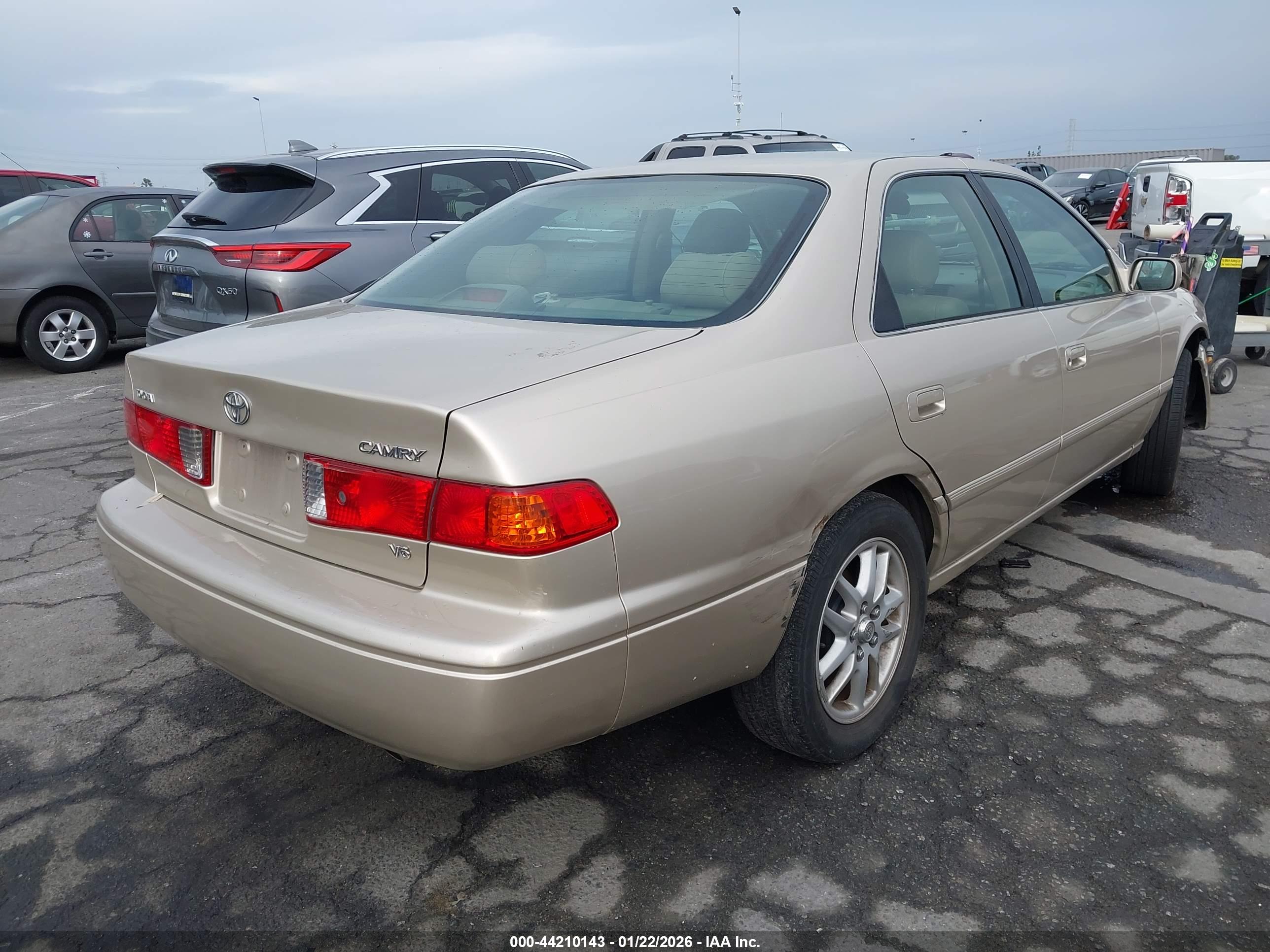 TOYOTA CAMRY image 4