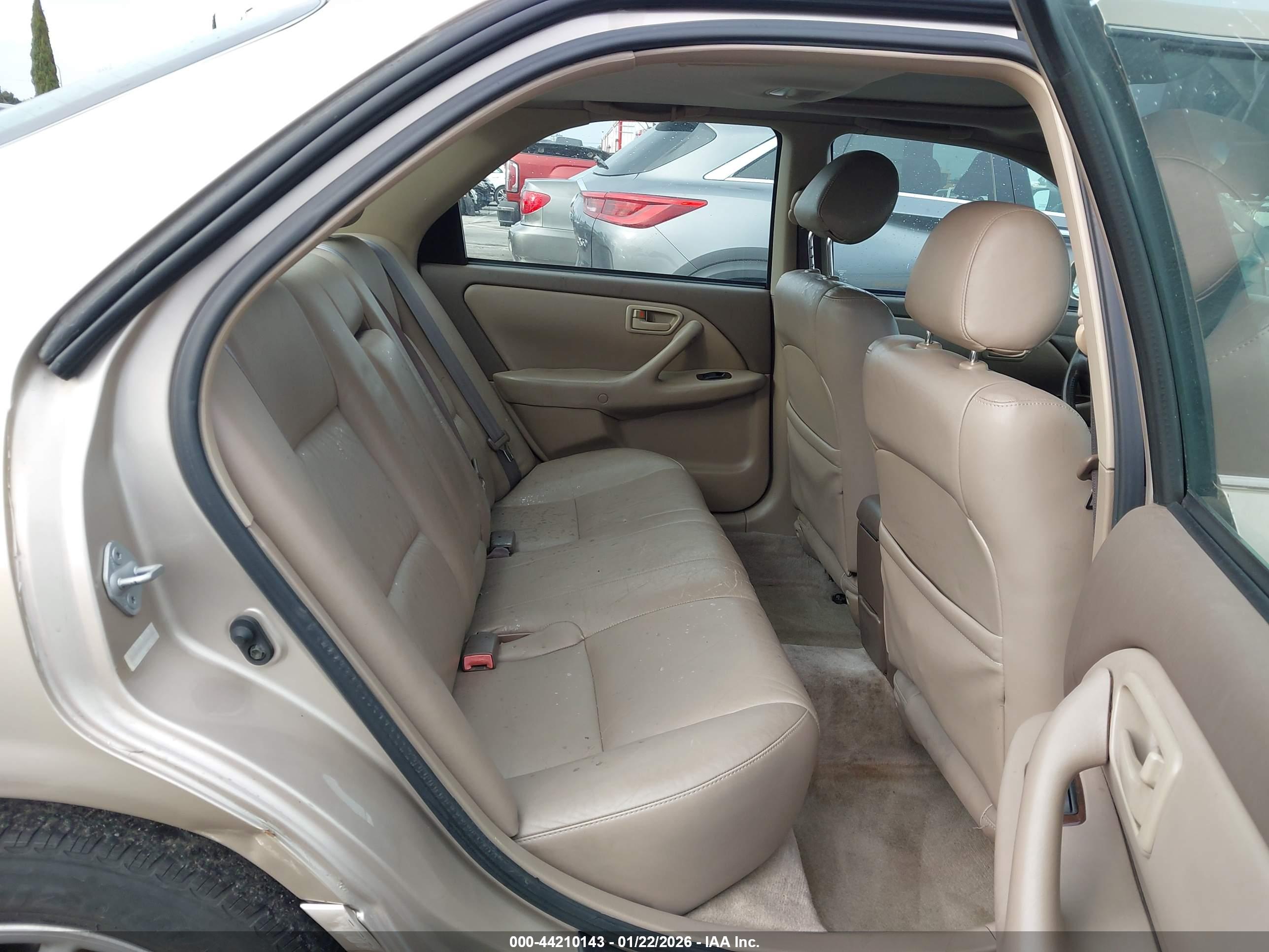 TOYOTA CAMRY image 8