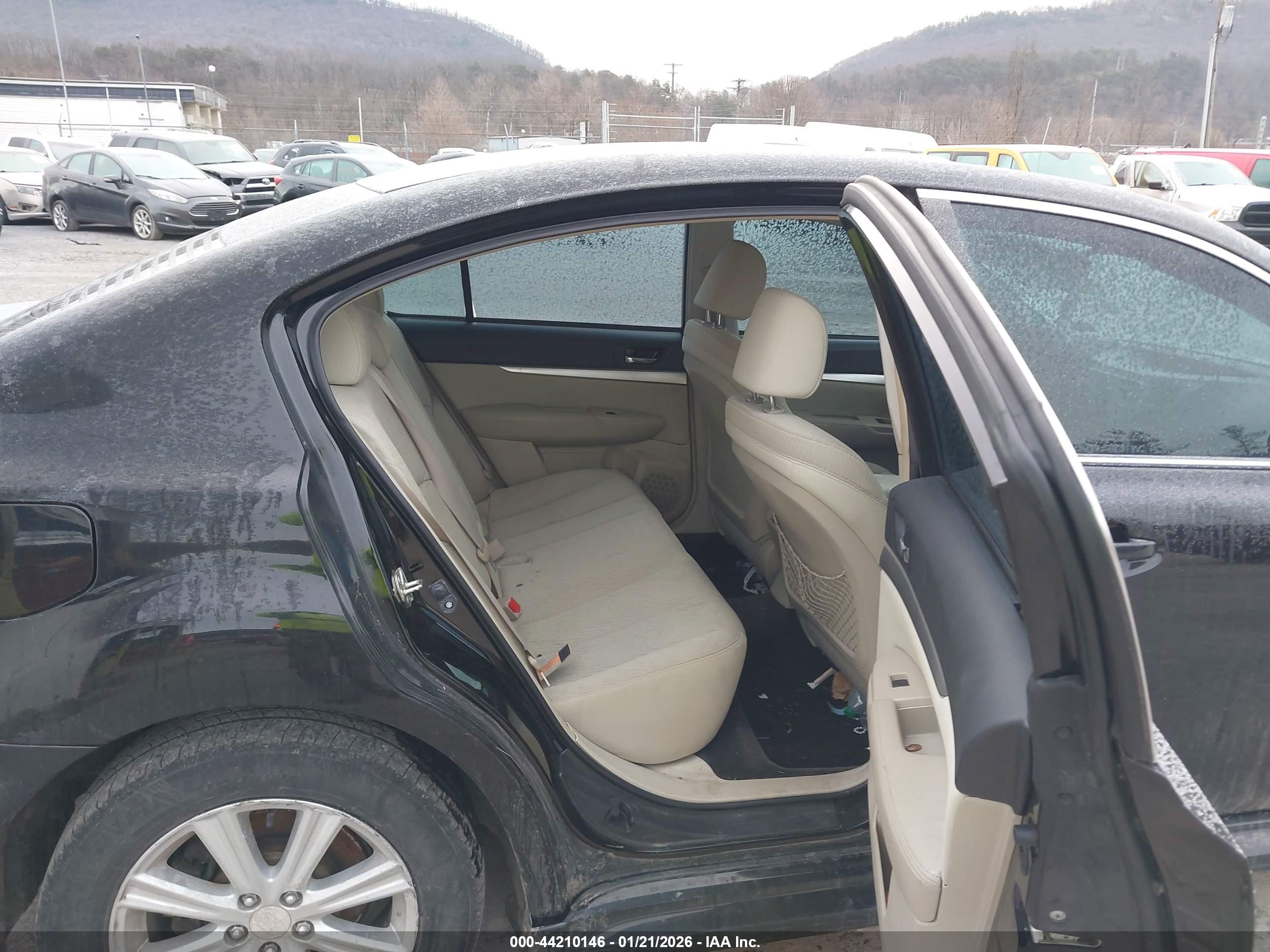 SUBARU LEGACY image 8
