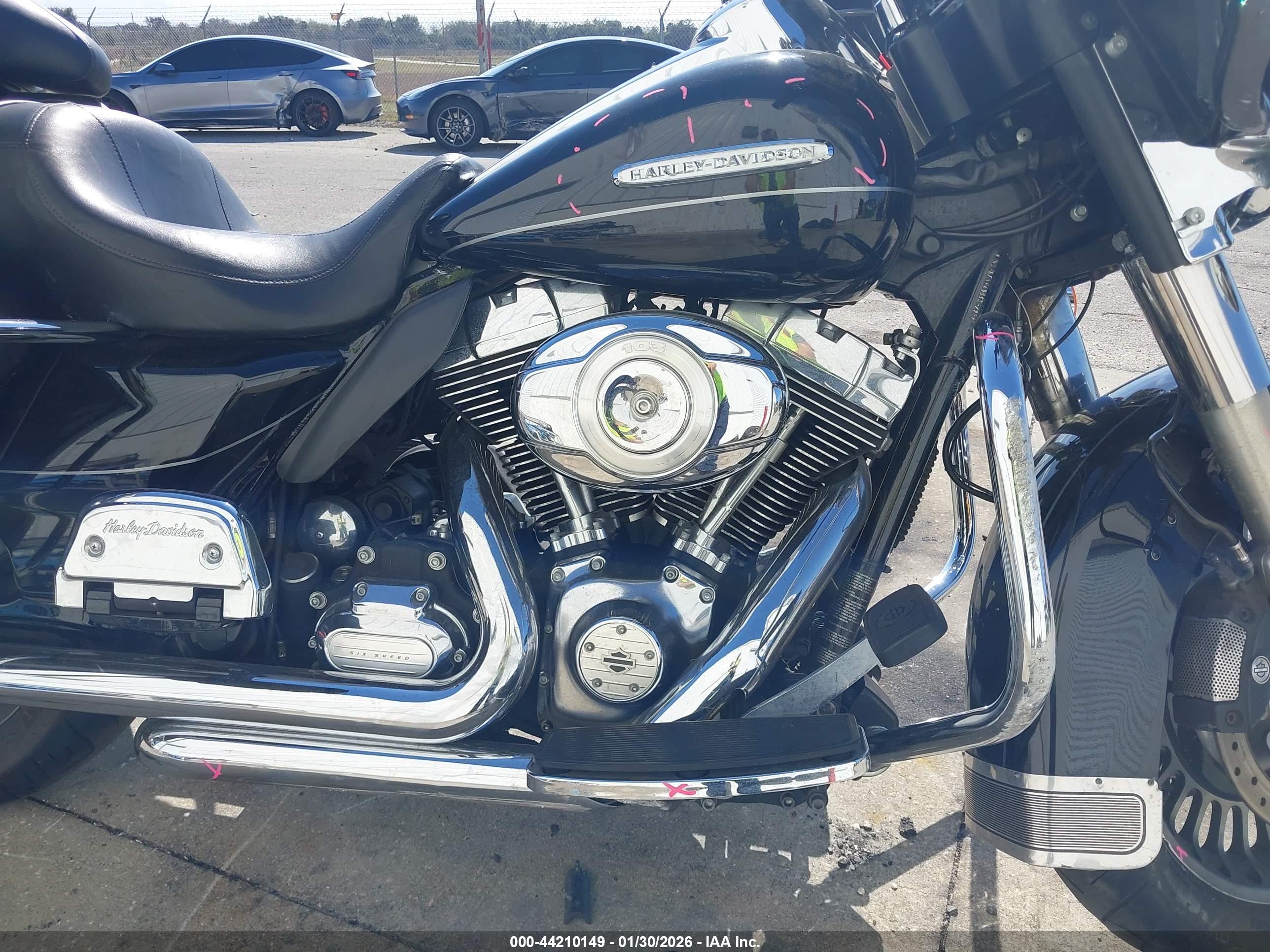 HARLEY-DAVIDSON FLHTK image 8
