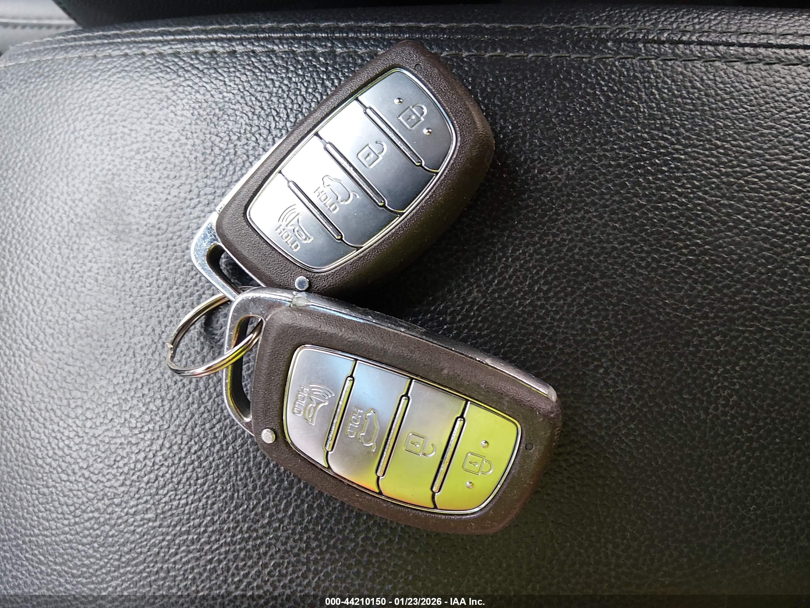 HYUNDAI TUCSON image 11