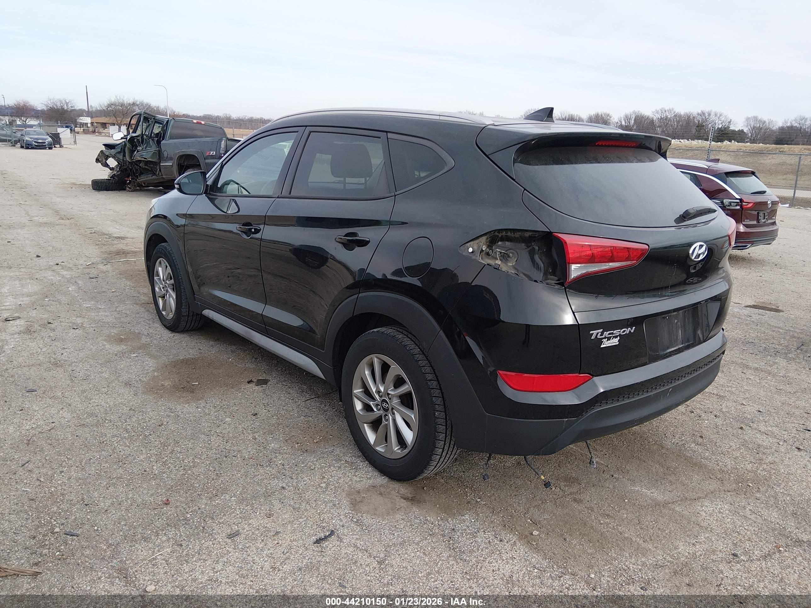 HYUNDAI TUCSON image 3