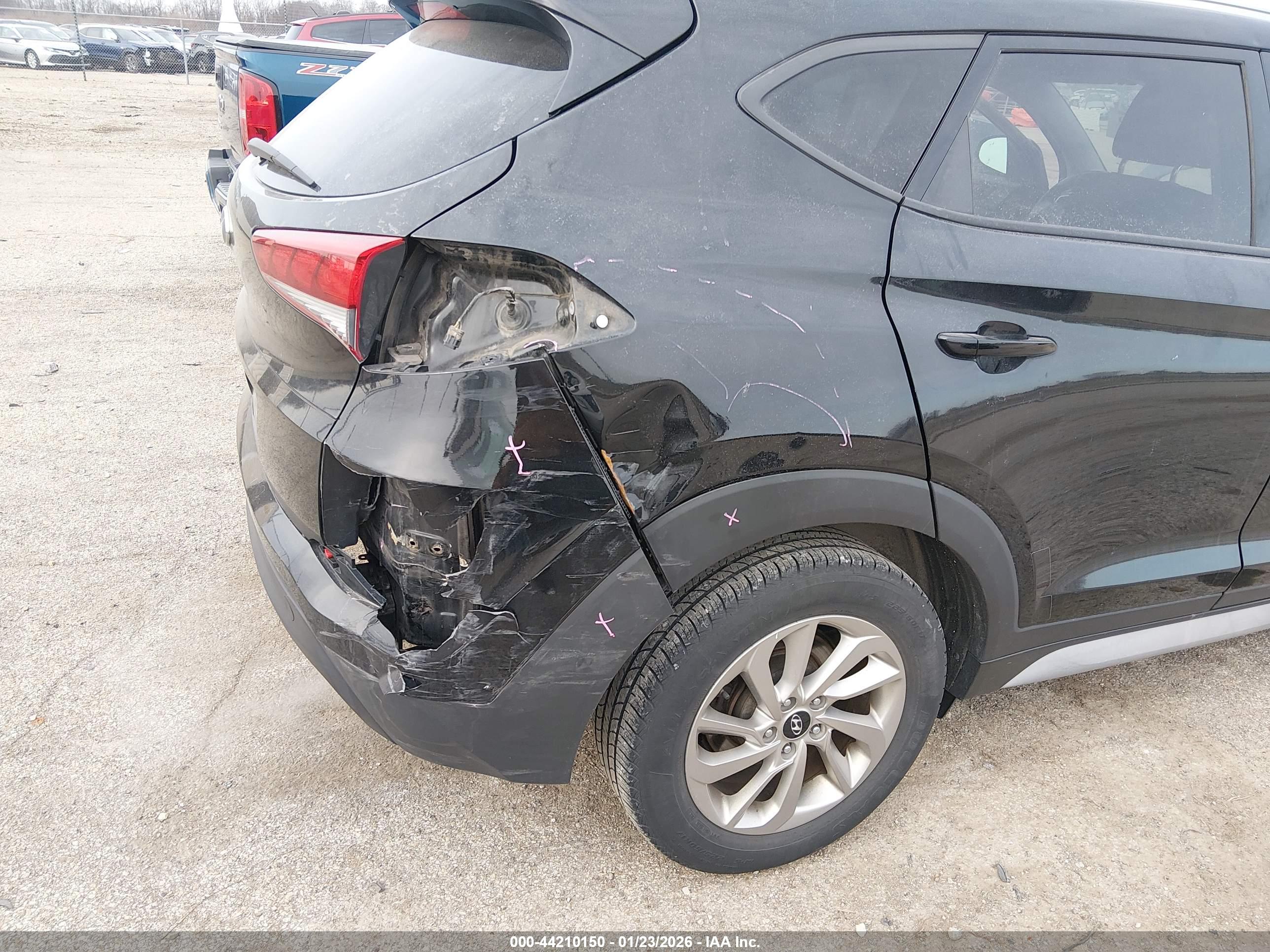 HYUNDAI TUCSON image 6
