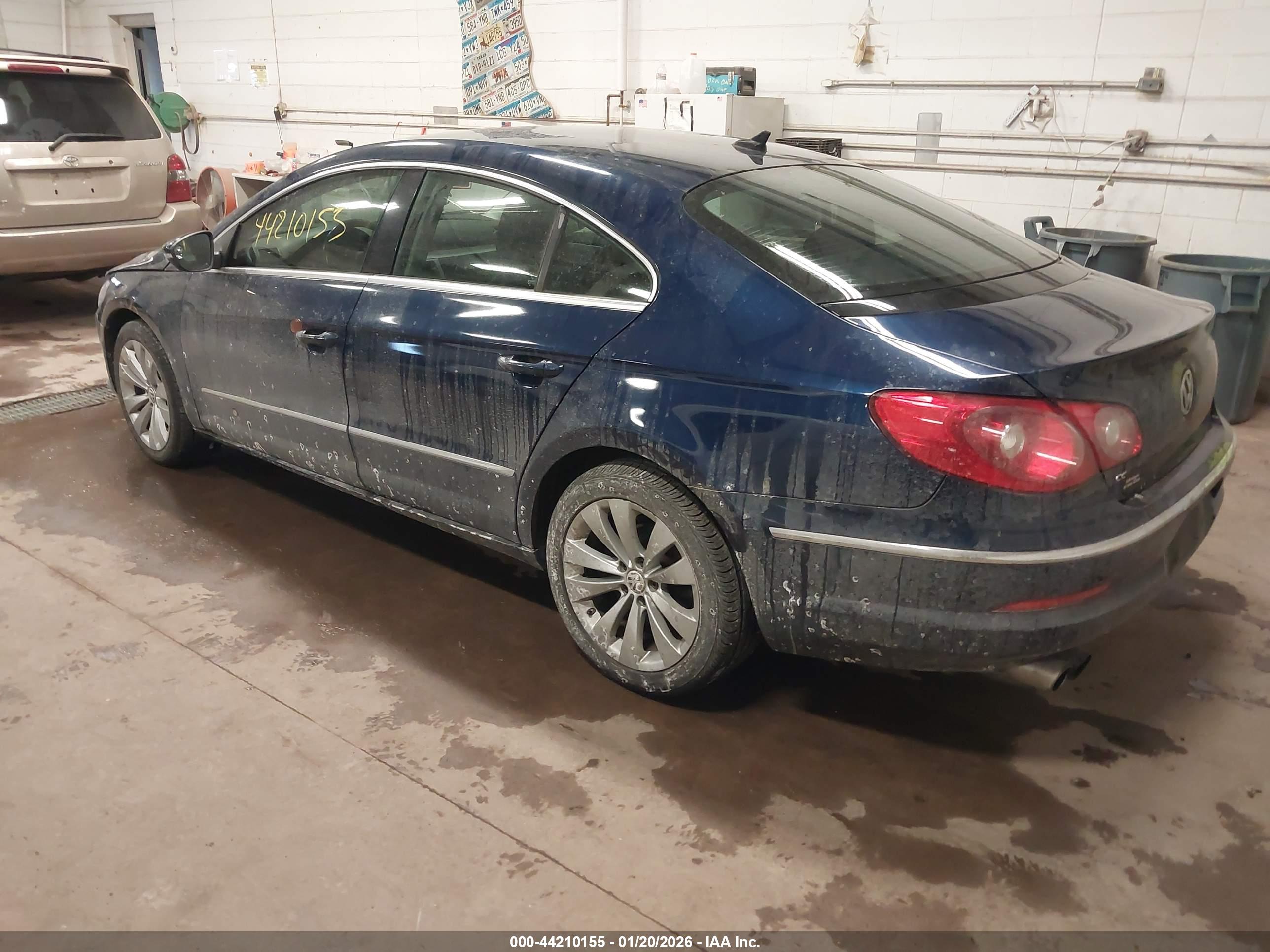 VOLKSWAGEN CC image 3