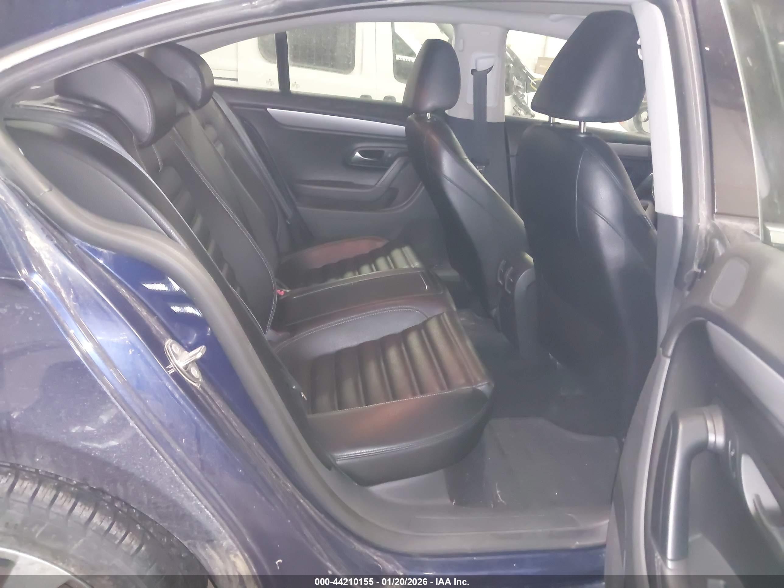 VOLKSWAGEN CC image 8