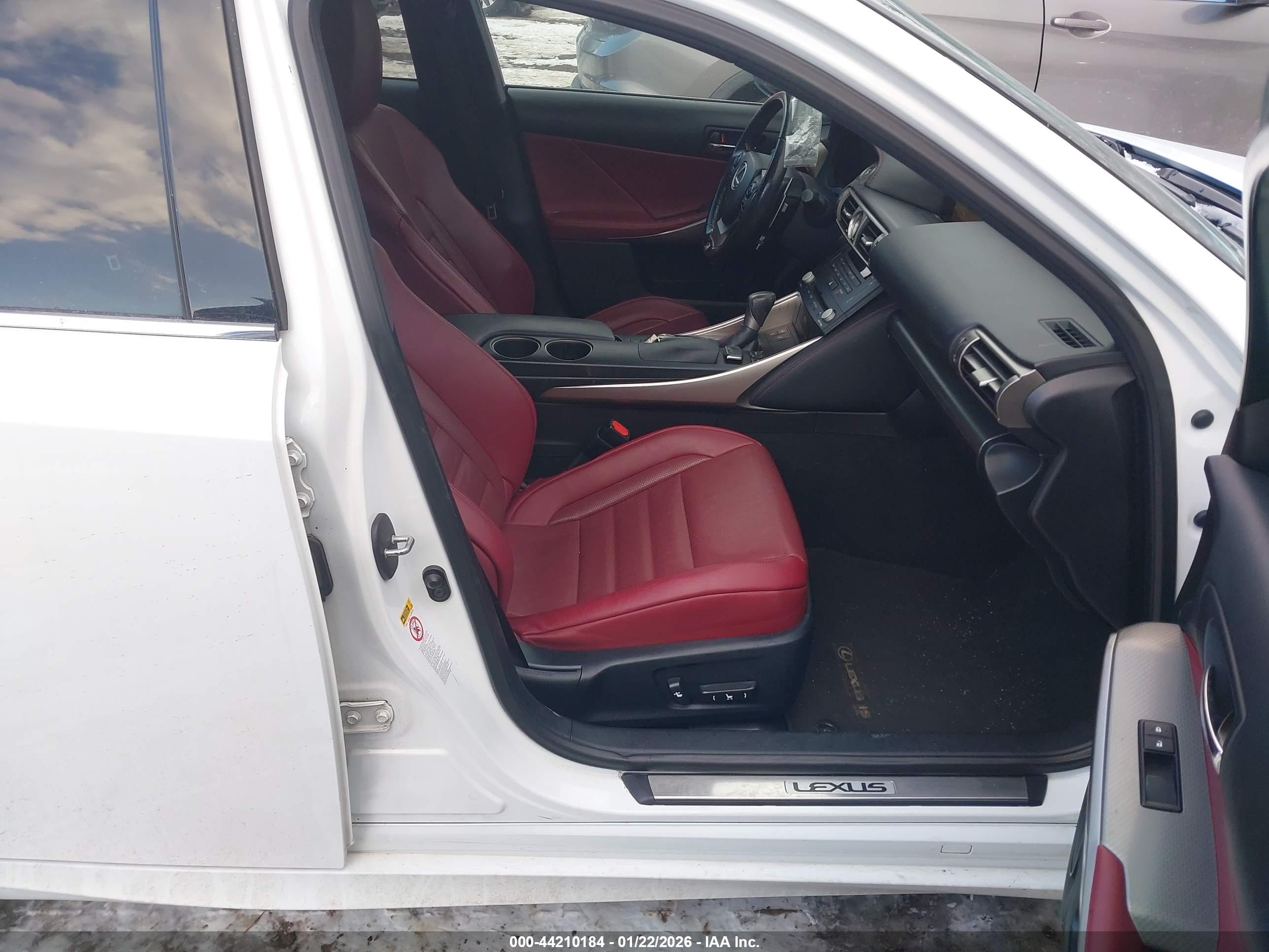 LEXUS IS image 5
