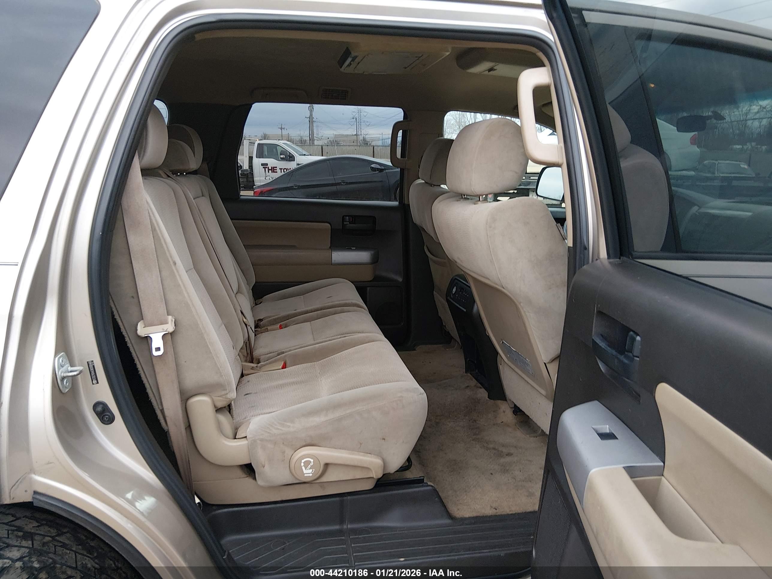 TOYOTA SEQUOIA image 8