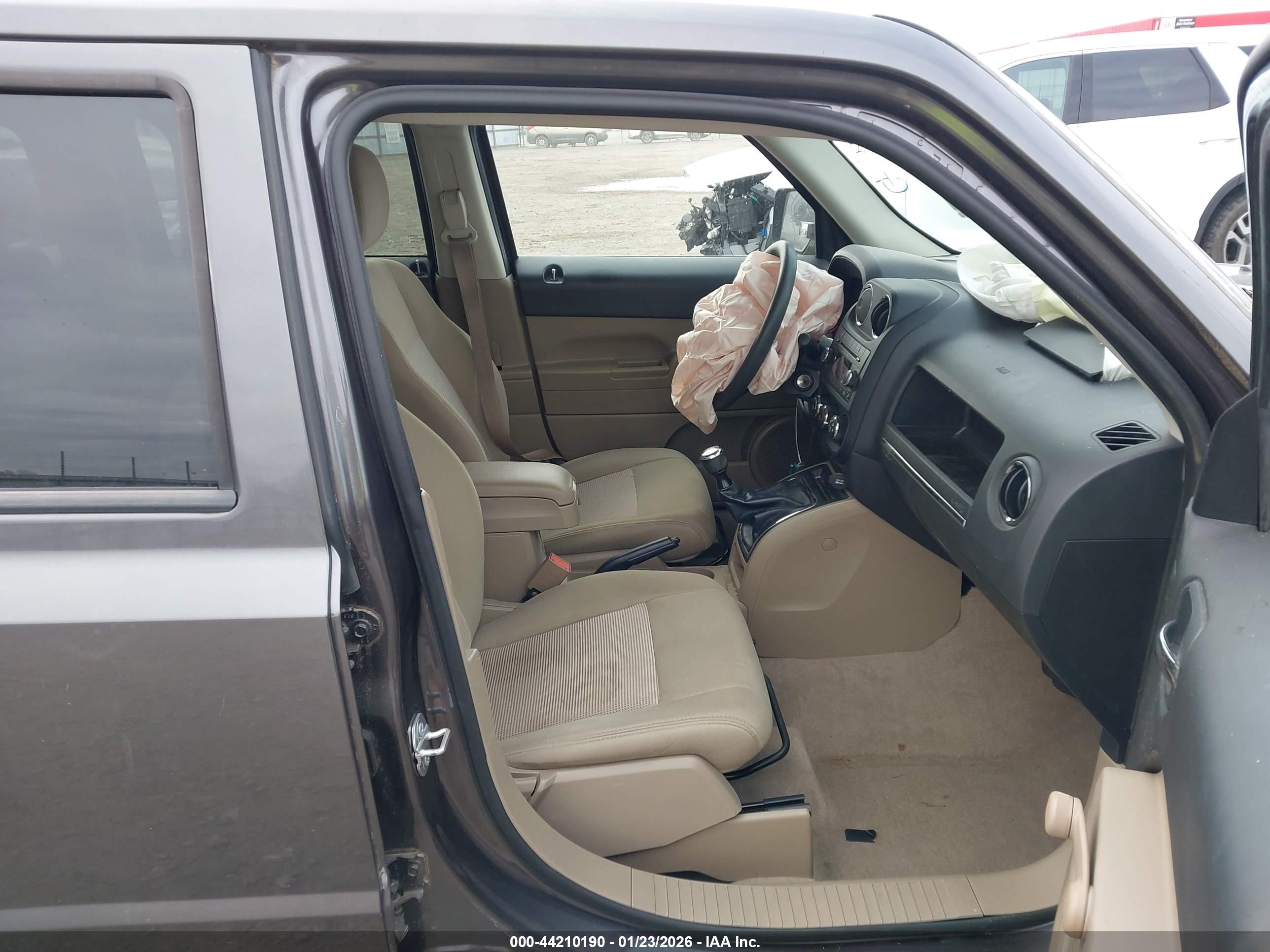 JEEP PATRIOT image 5