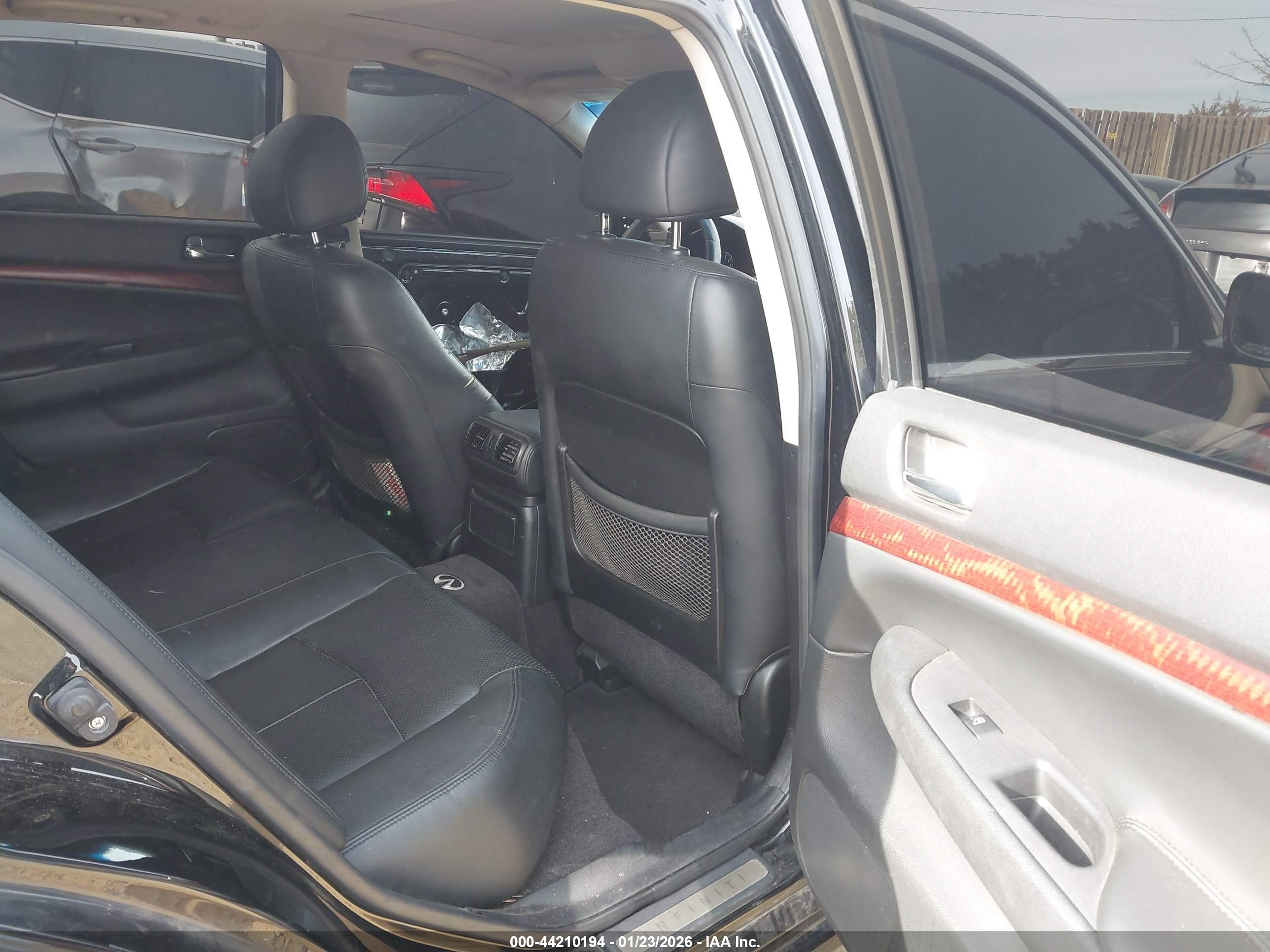 INFINITI G37X image 8