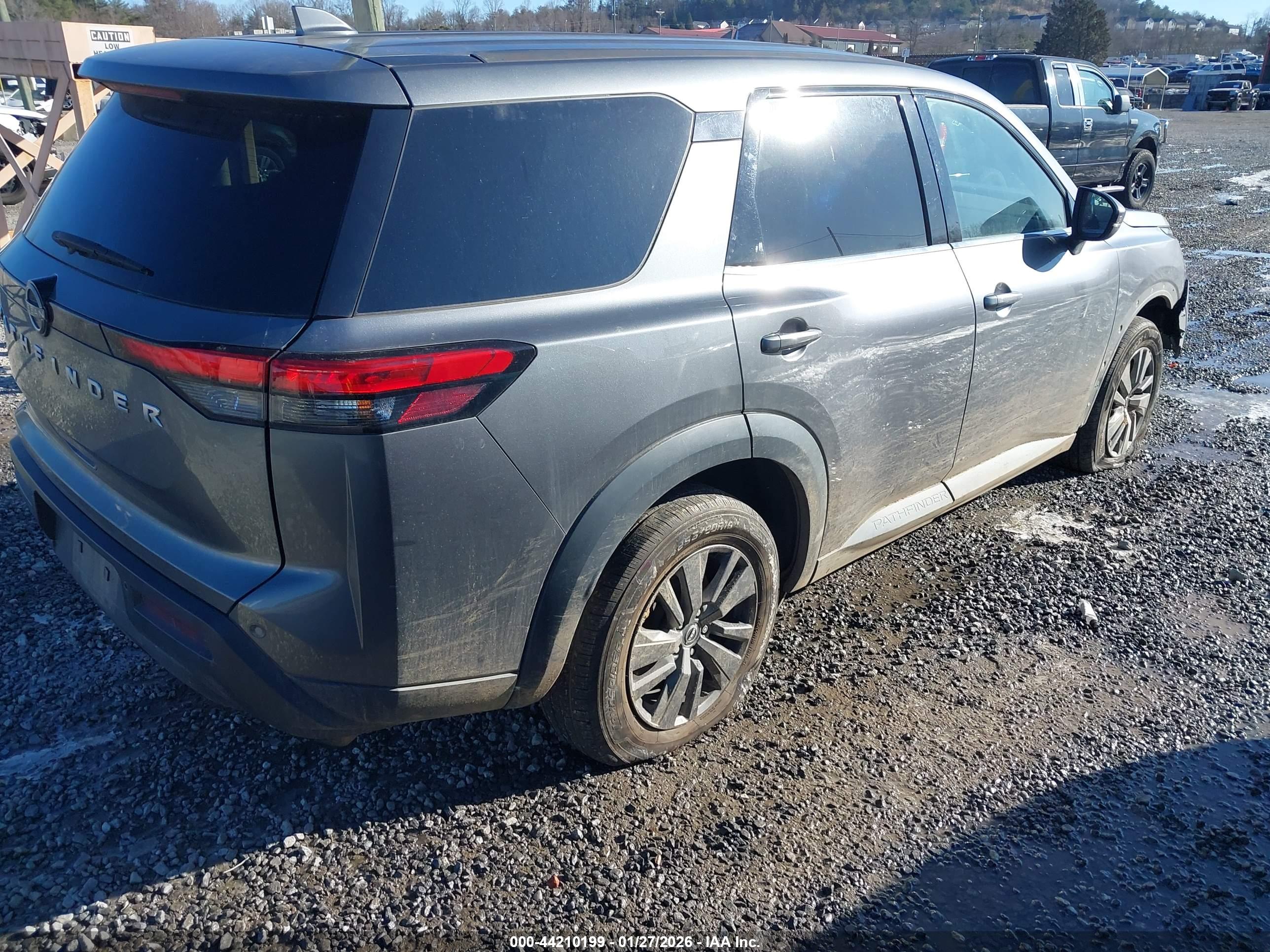 NISSAN PATHFINDER image 4