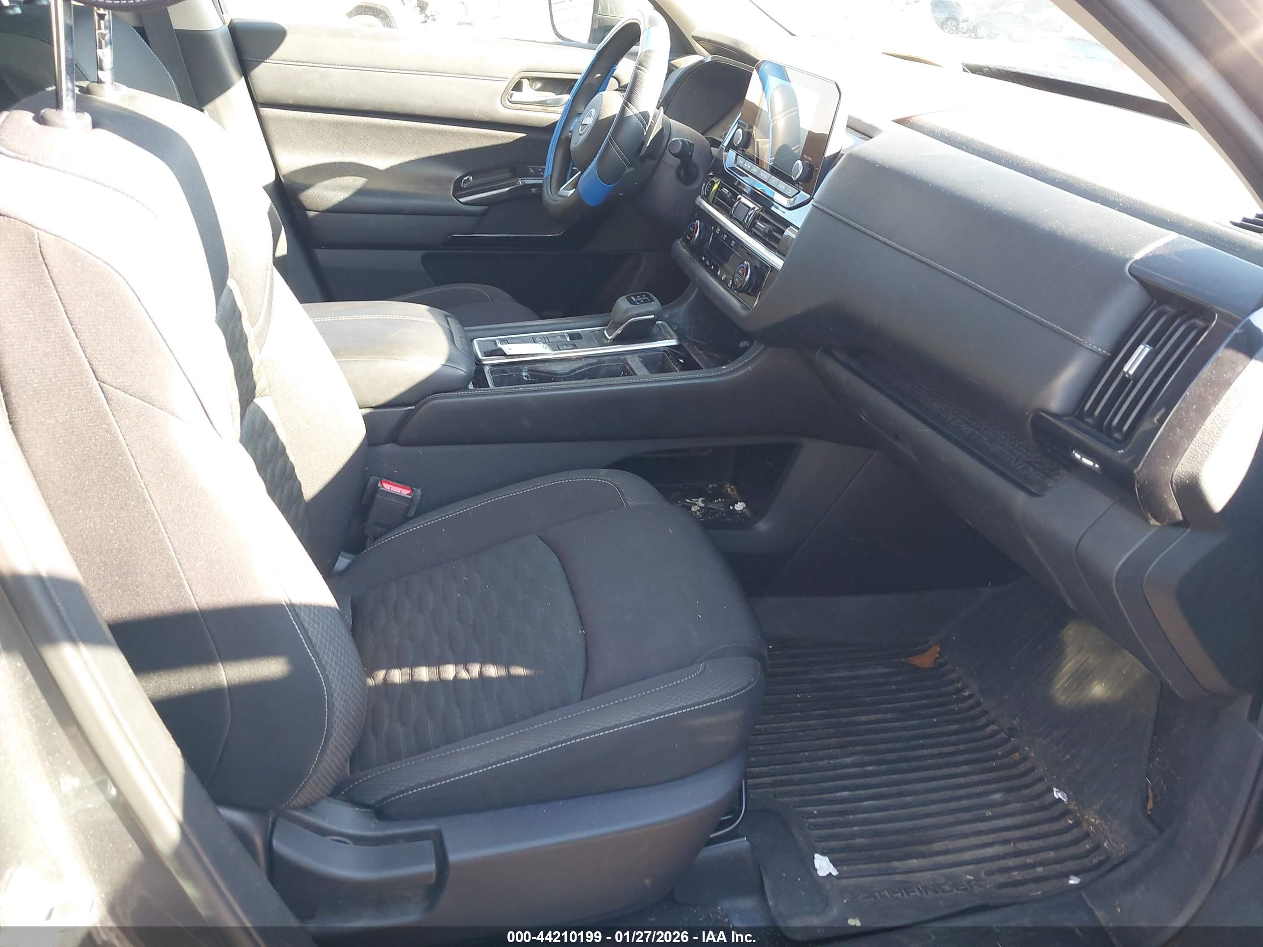 NISSAN PATHFINDER image 5
