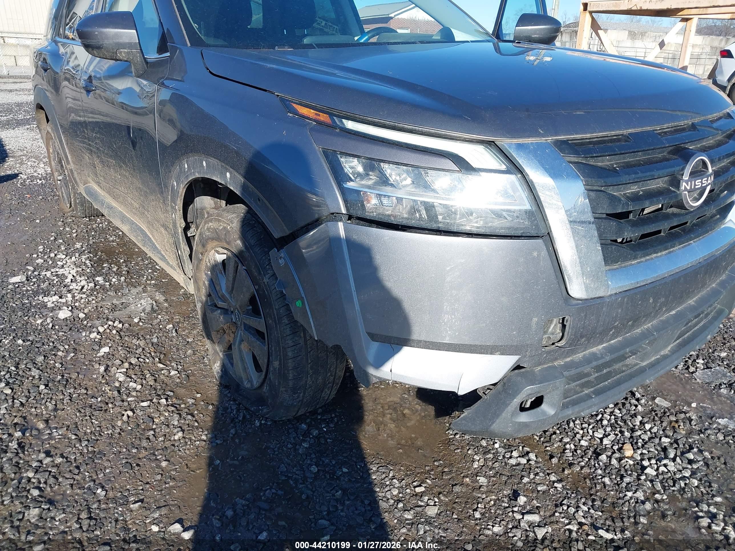 NISSAN PATHFINDER image 6