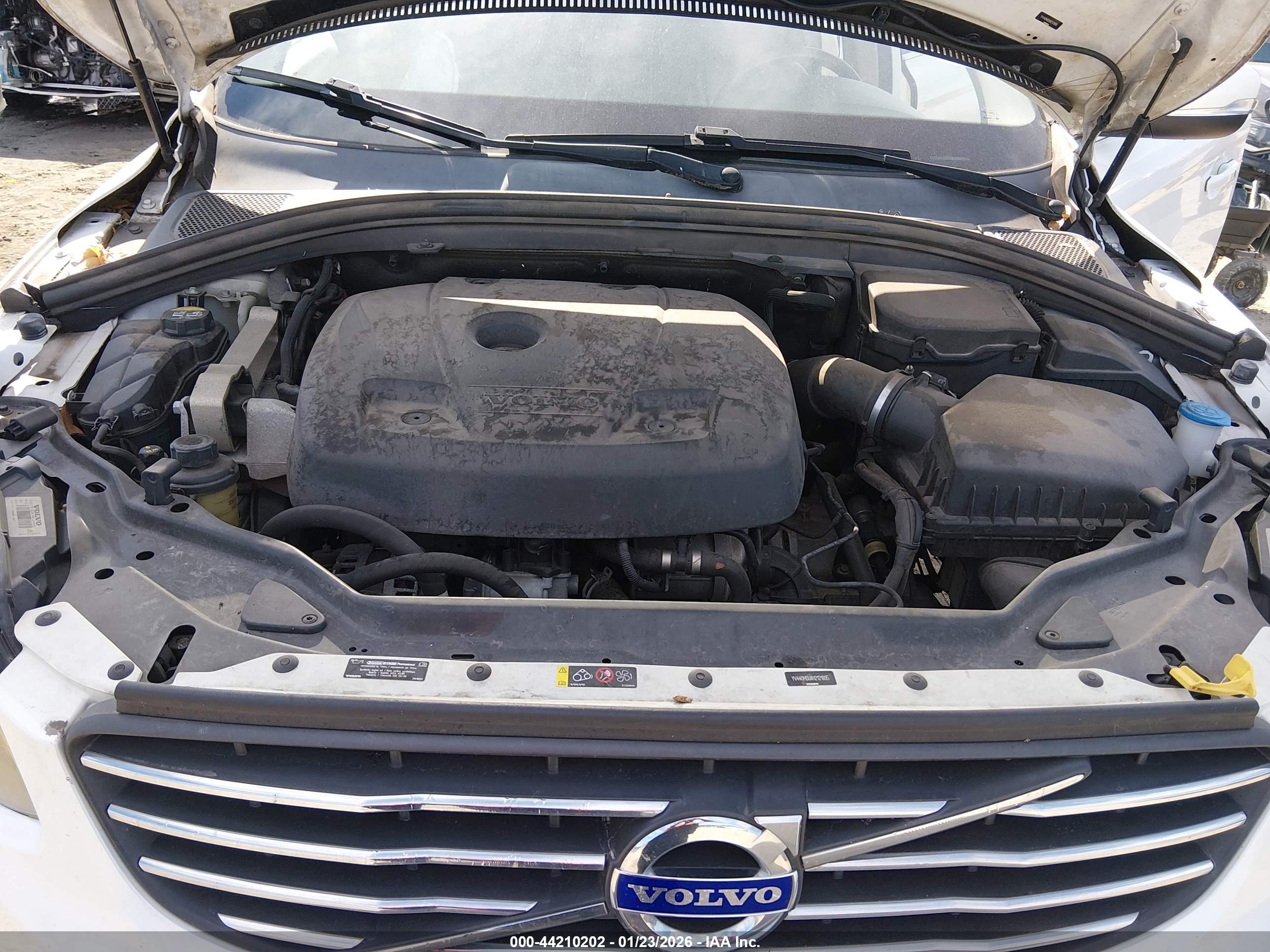 VOLVO XC60 image 10
