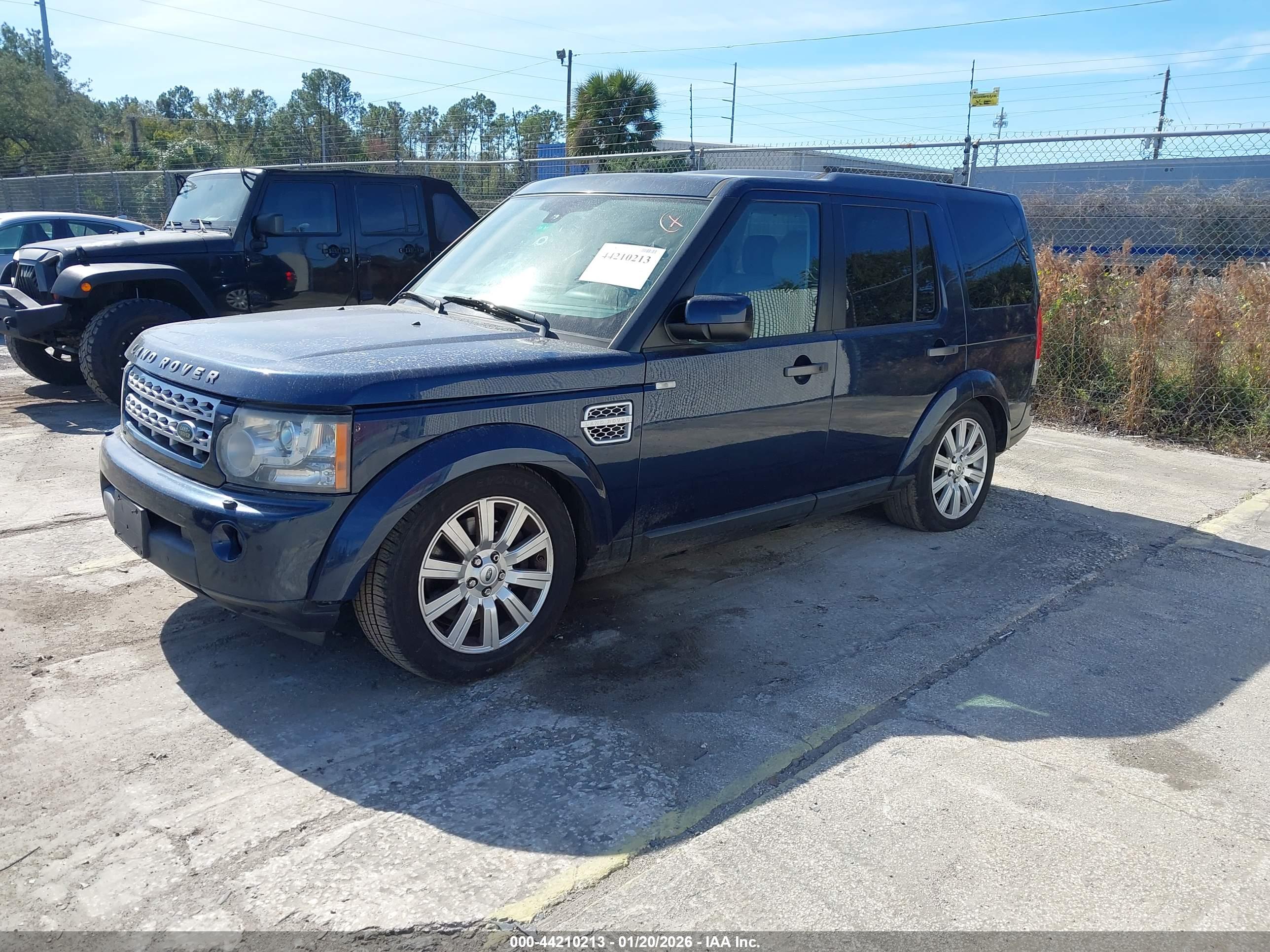 LAND ROVER image 2