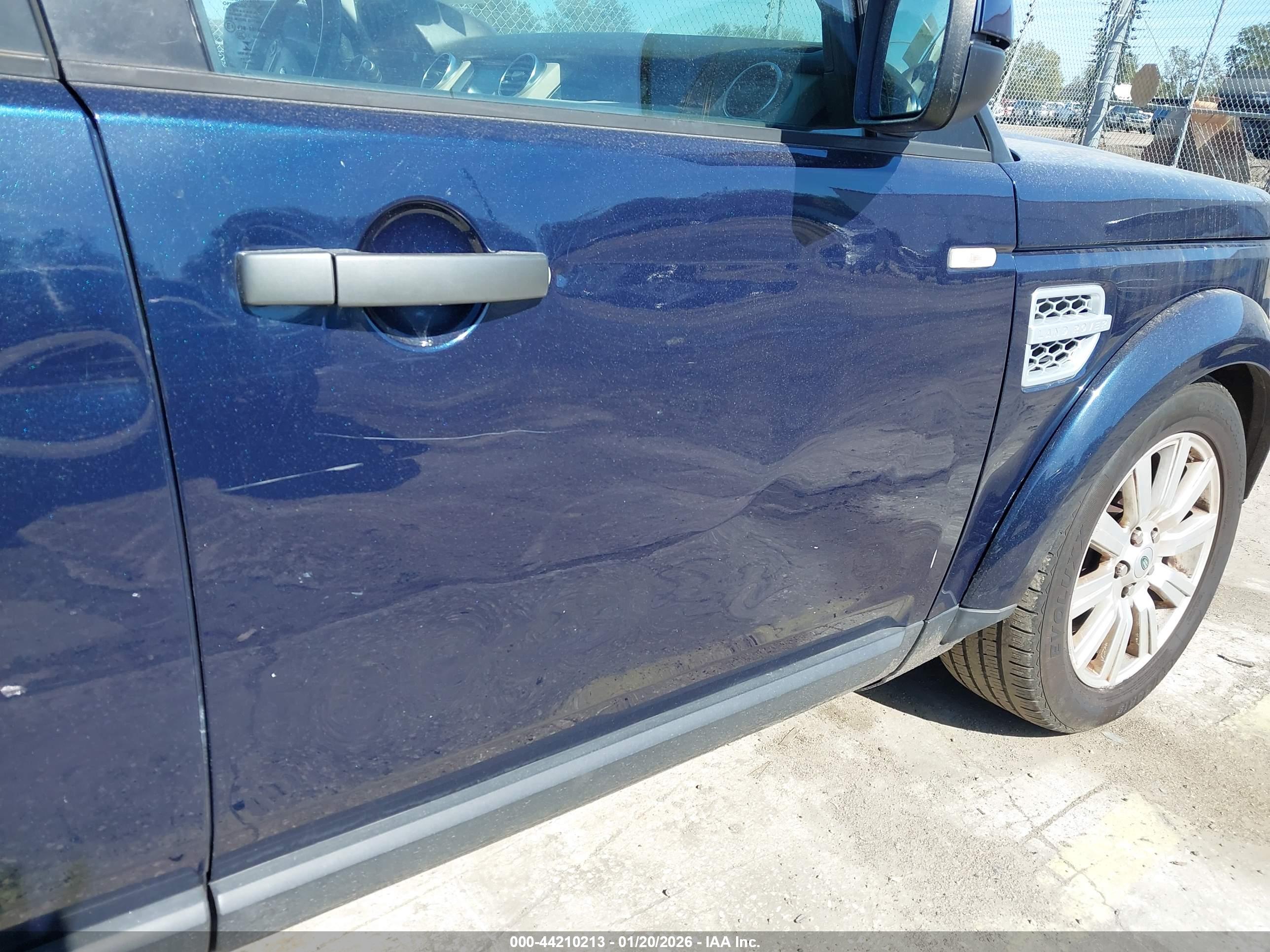 LAND ROVER image 6