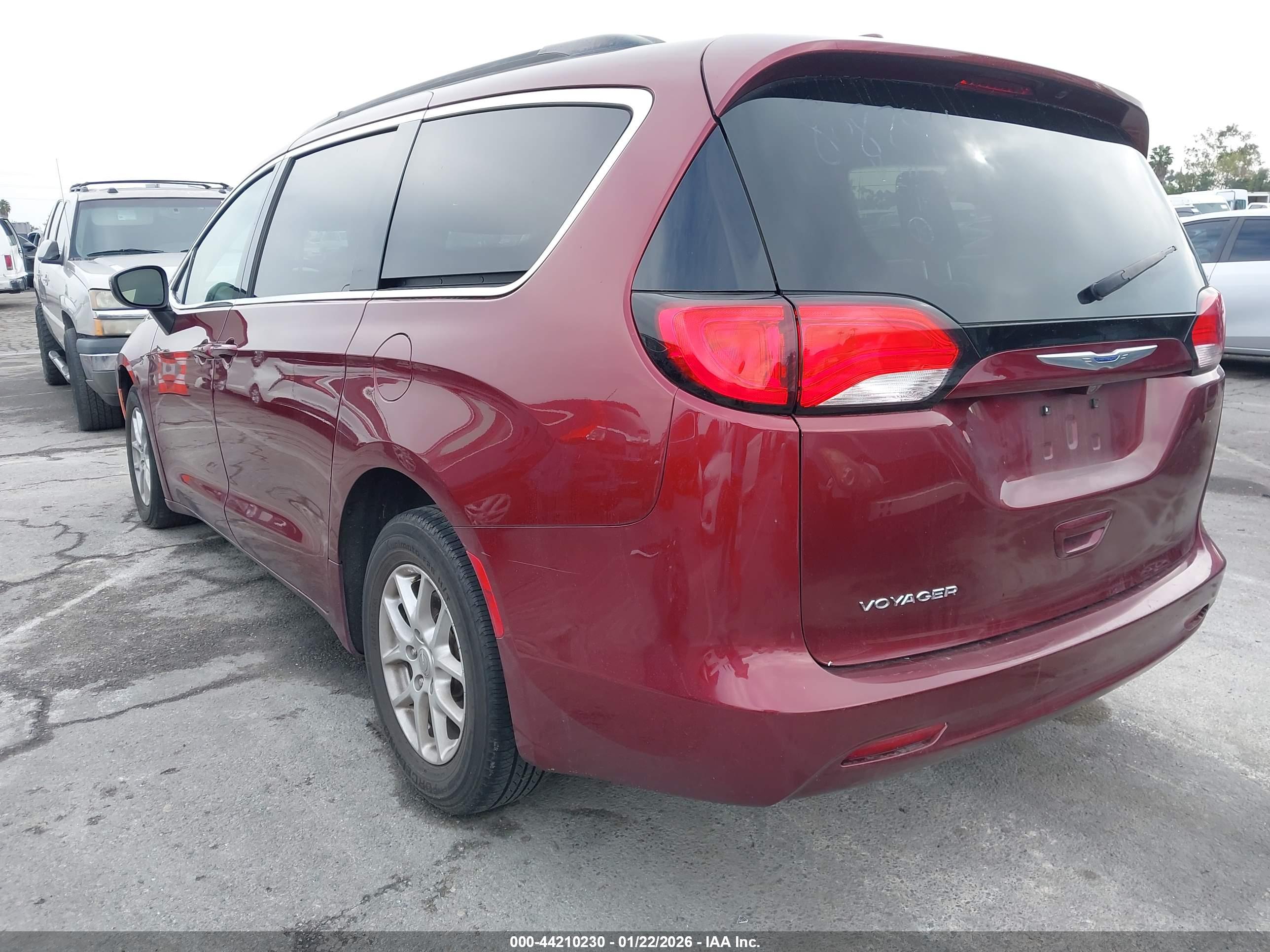 CHRYSLER VOYAGER image 3