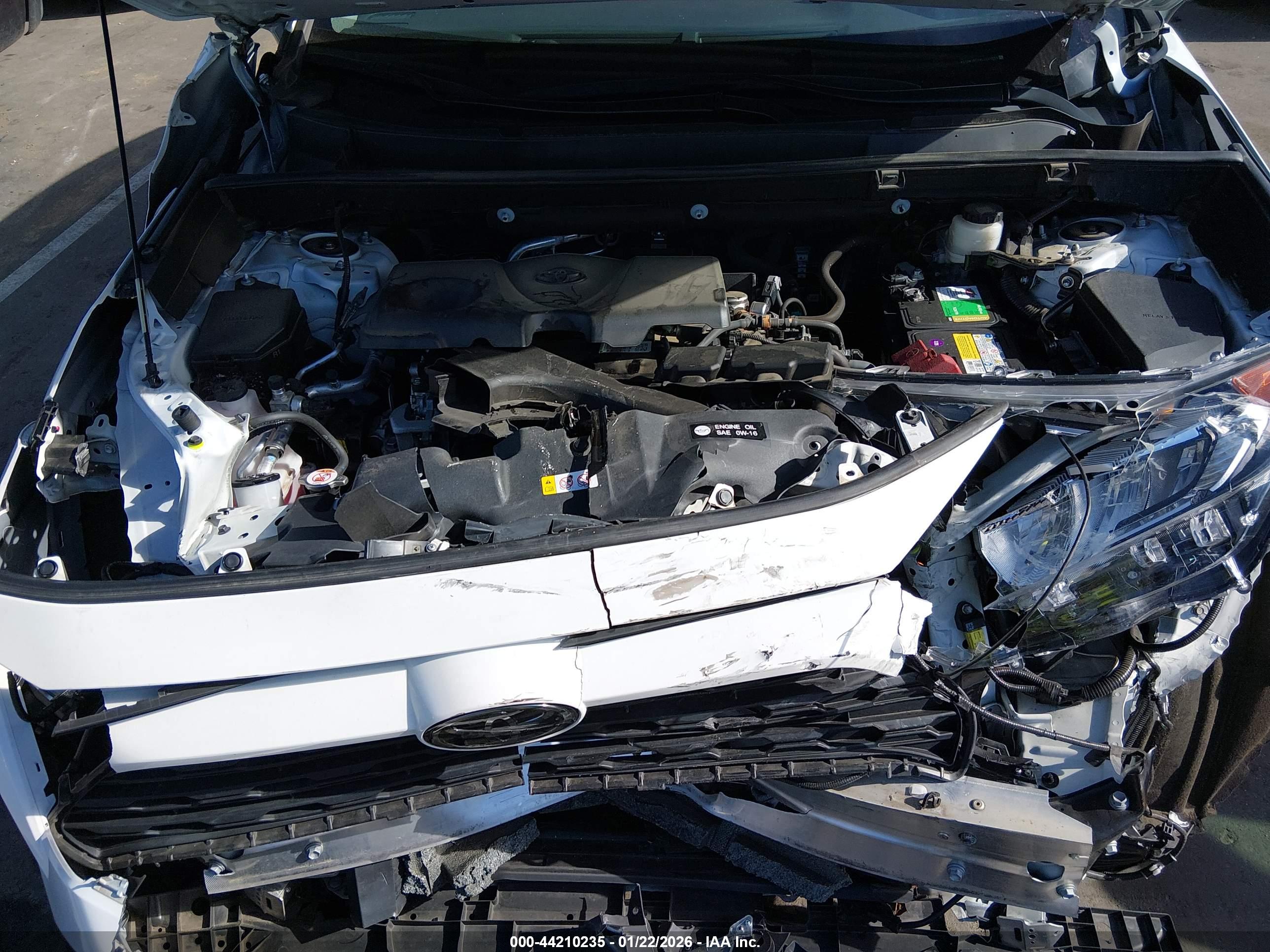 TOYOTA RAV4 image 10