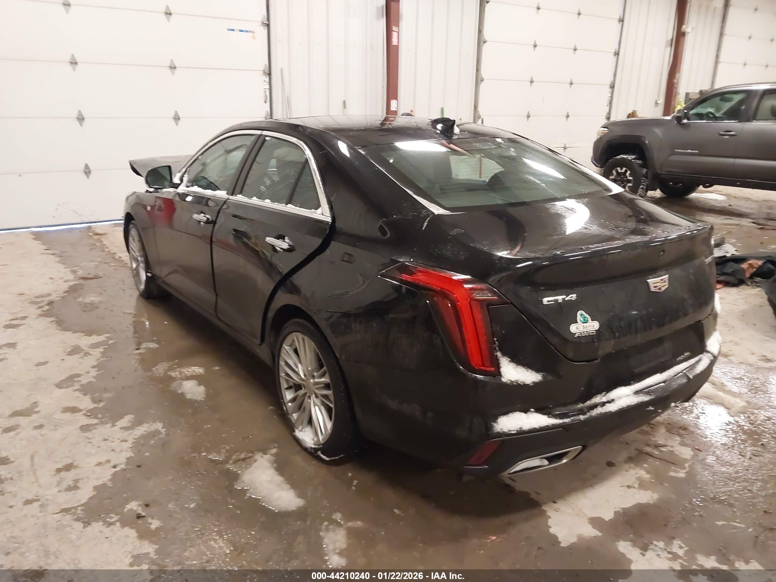 CADILLAC CT4 image 3