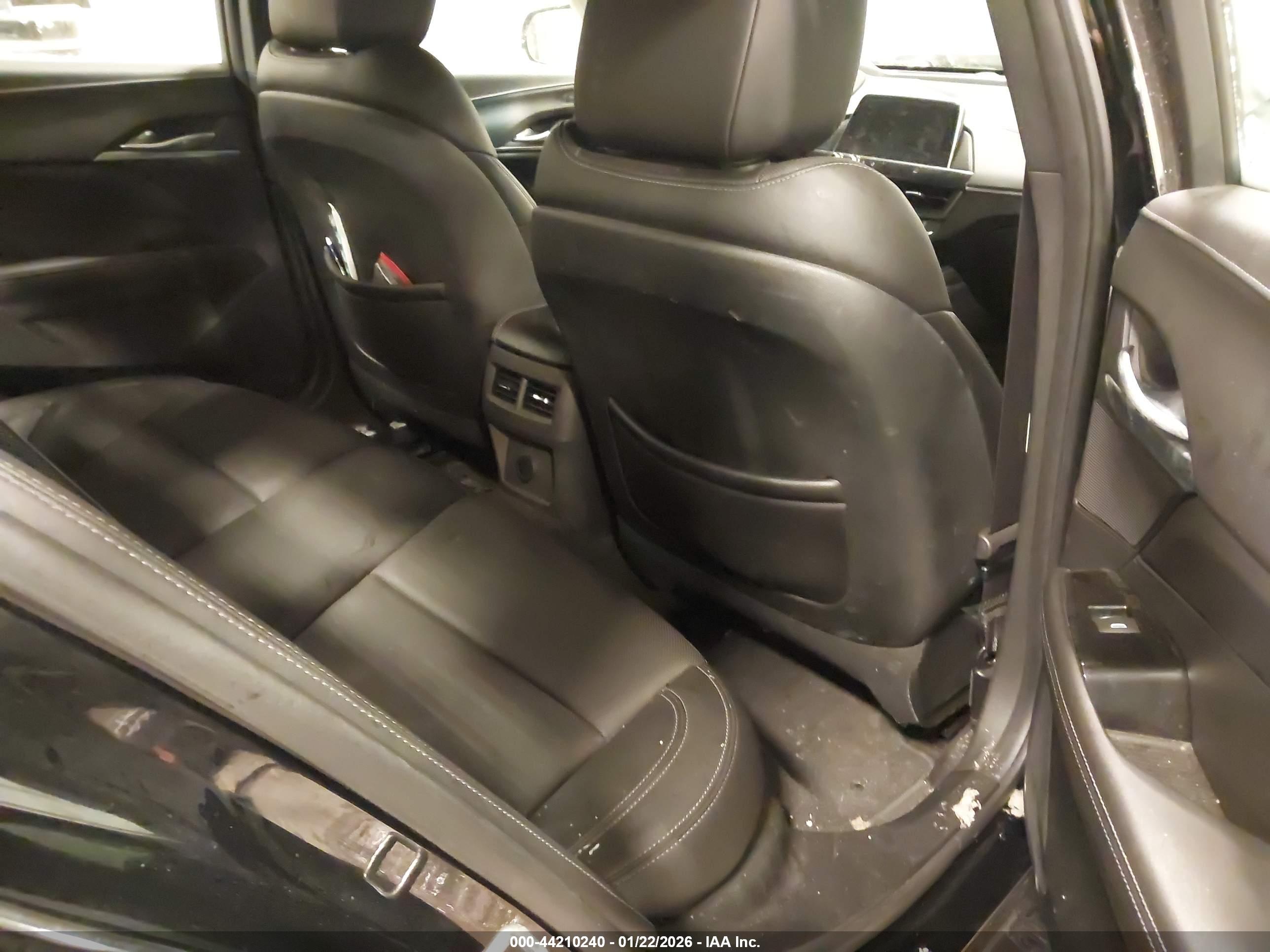 CADILLAC CT4 image 8