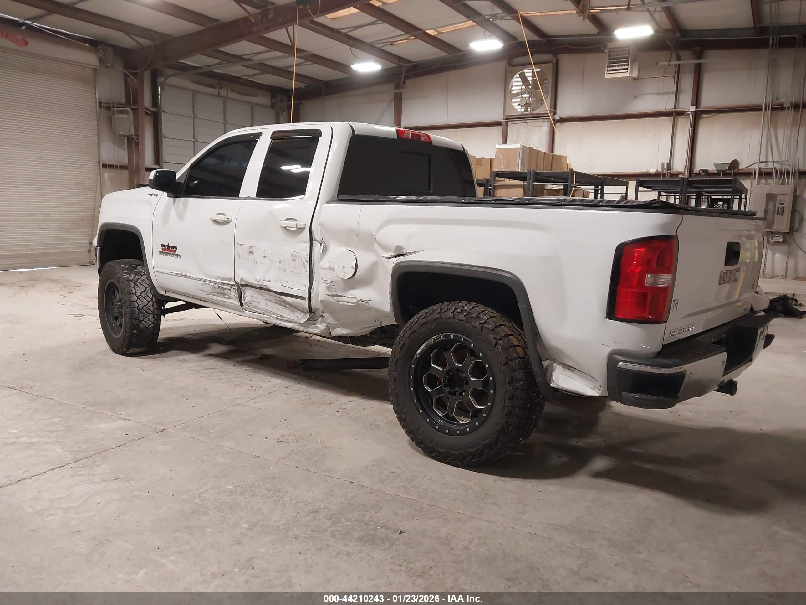 GMC SIERRA image 3