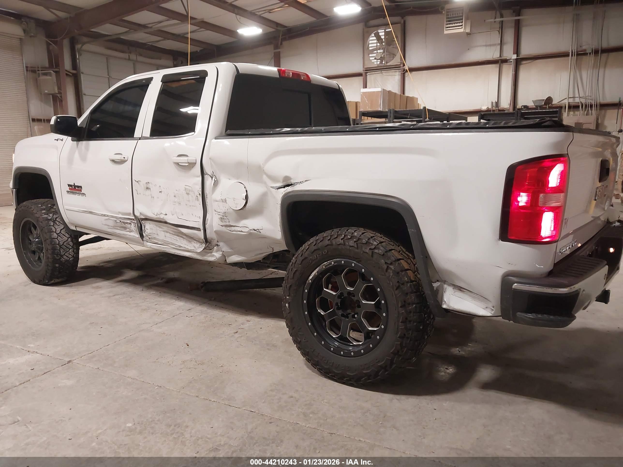 GMC SIERRA image 6