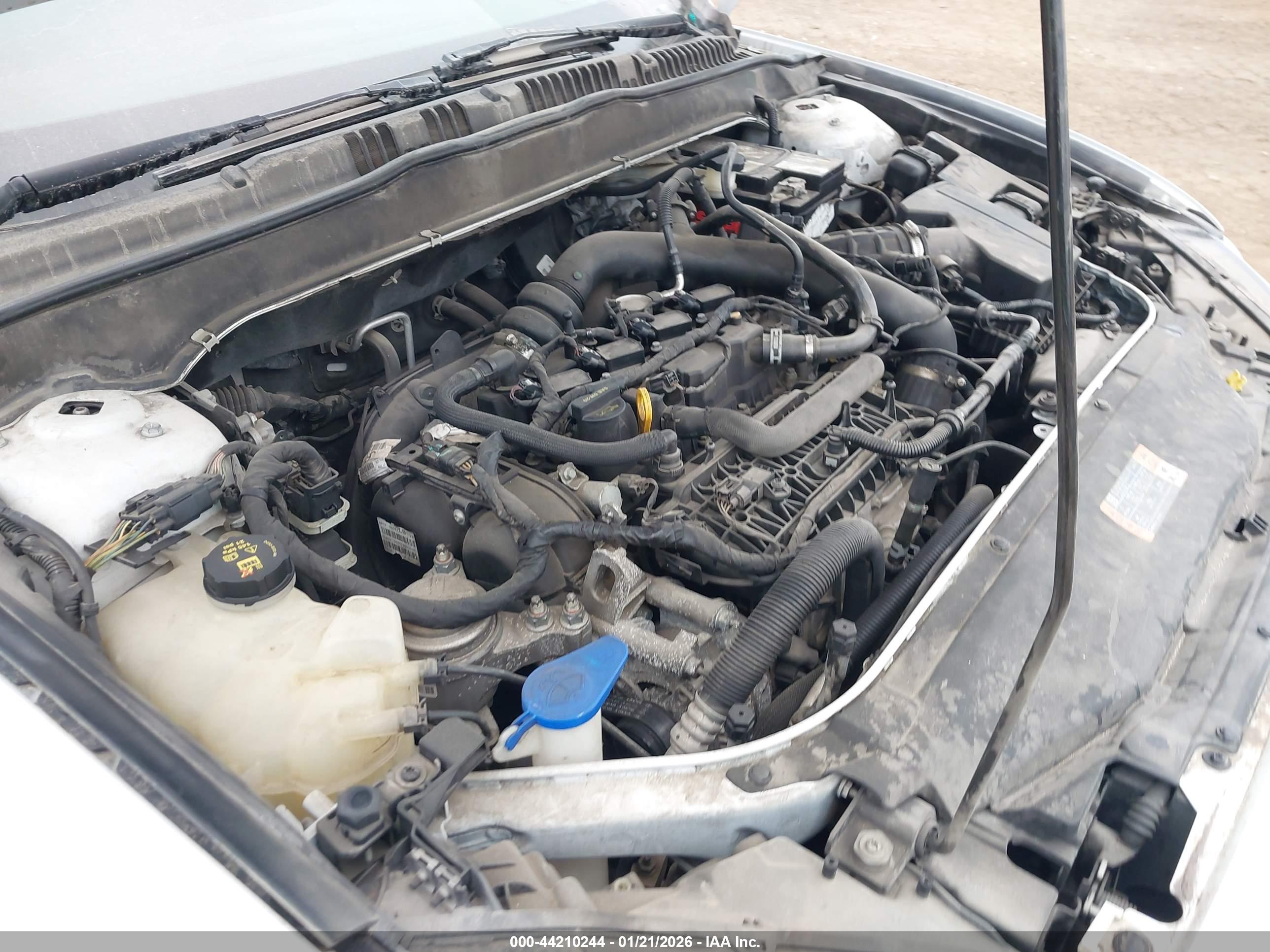 FORD FUSION image 6