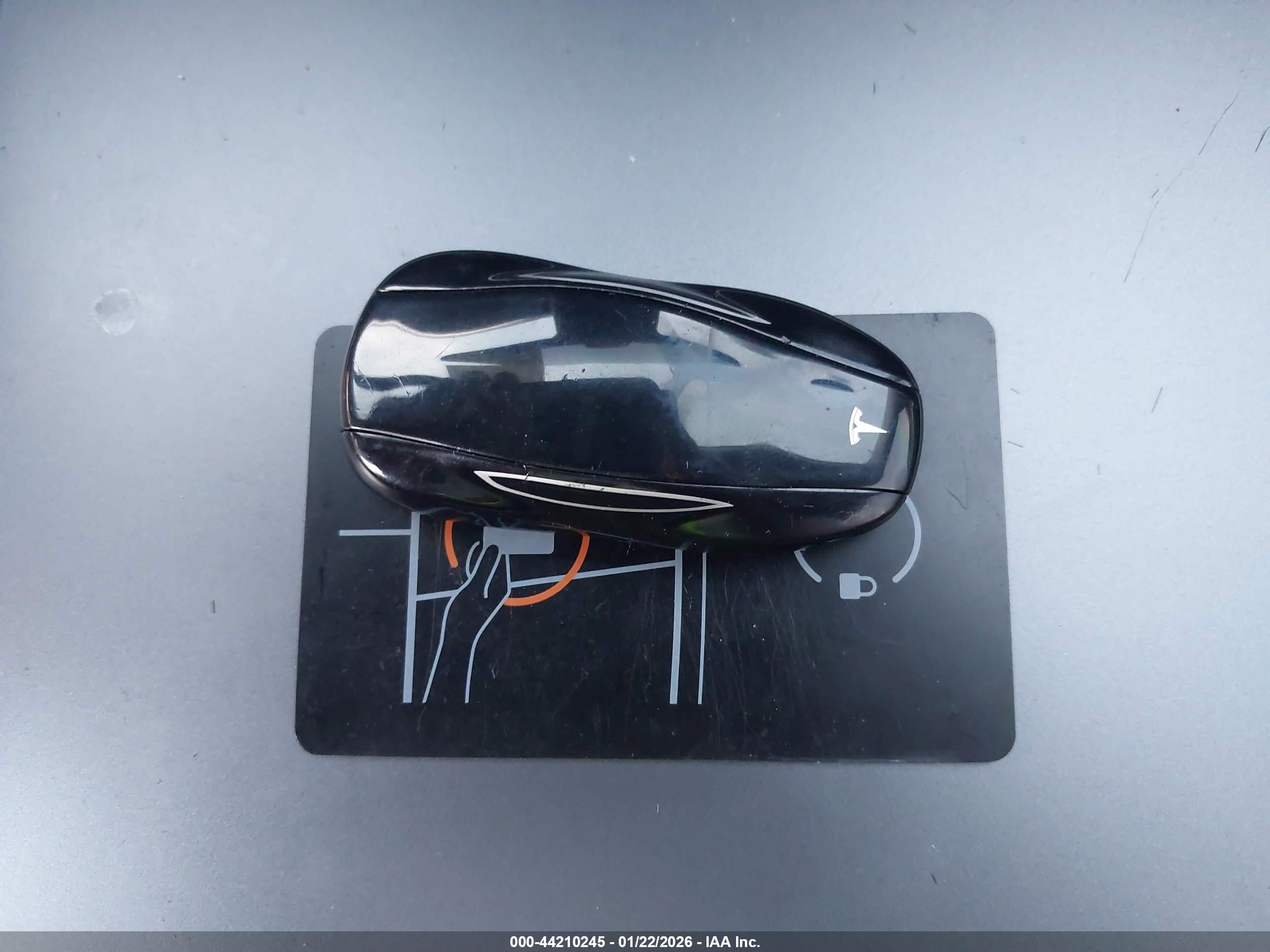 TESLA MODEL image 11