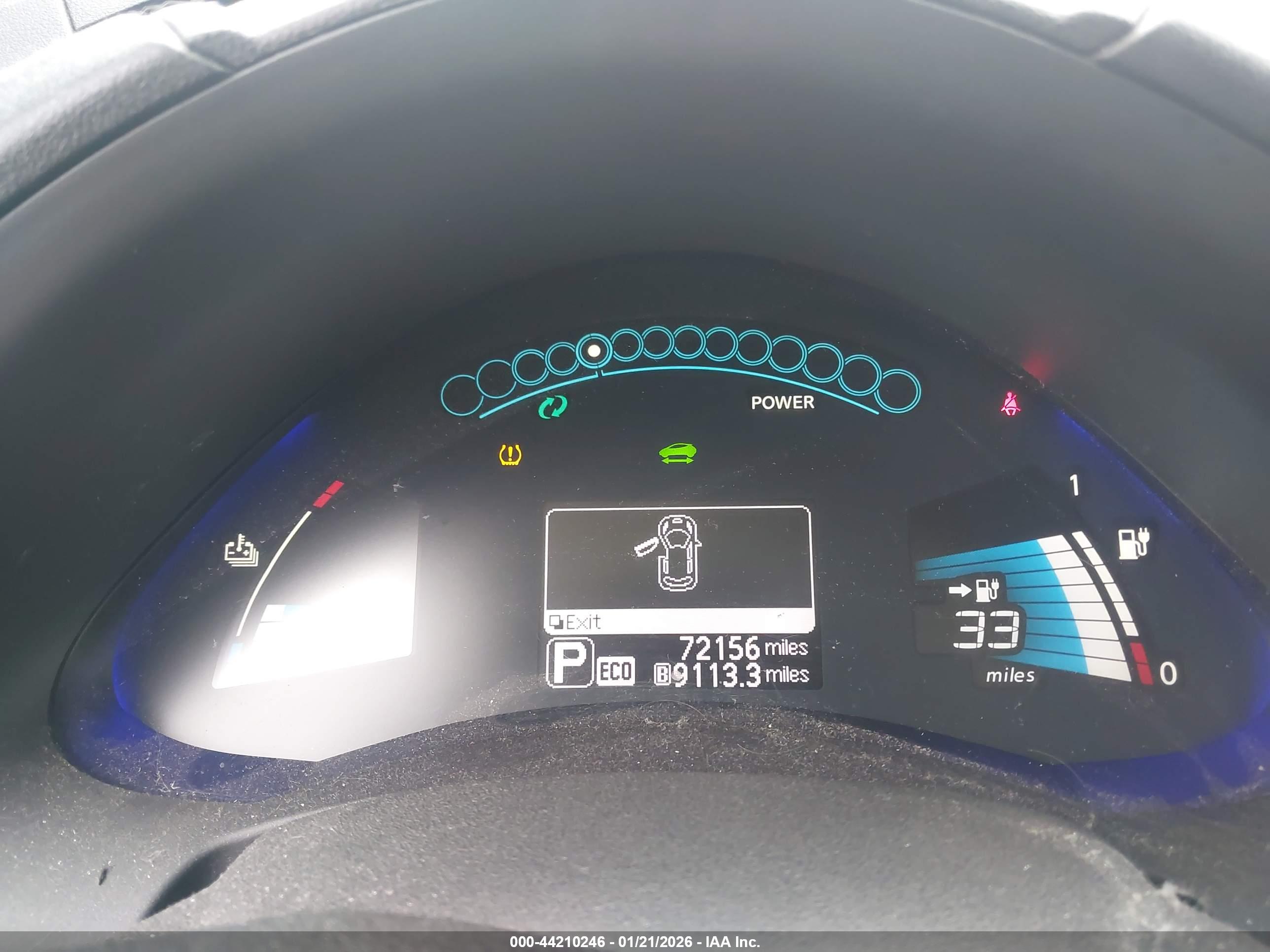 NISSAN LEAF image 7