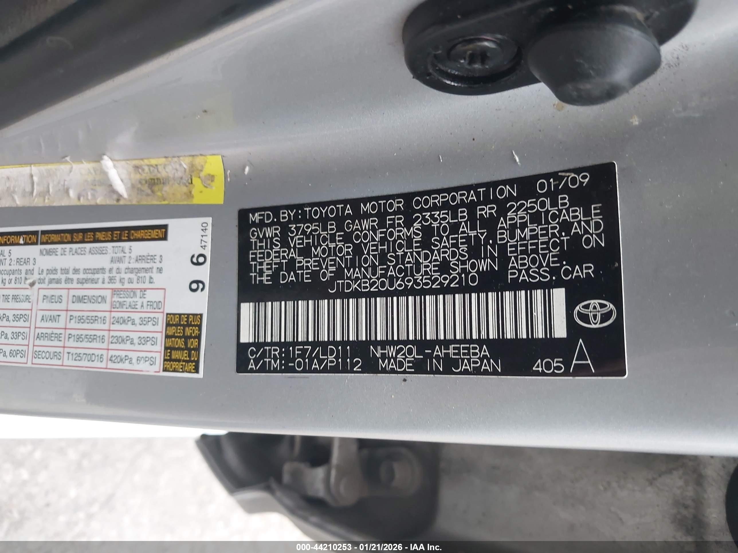 TOYOTA PRIUS image 9