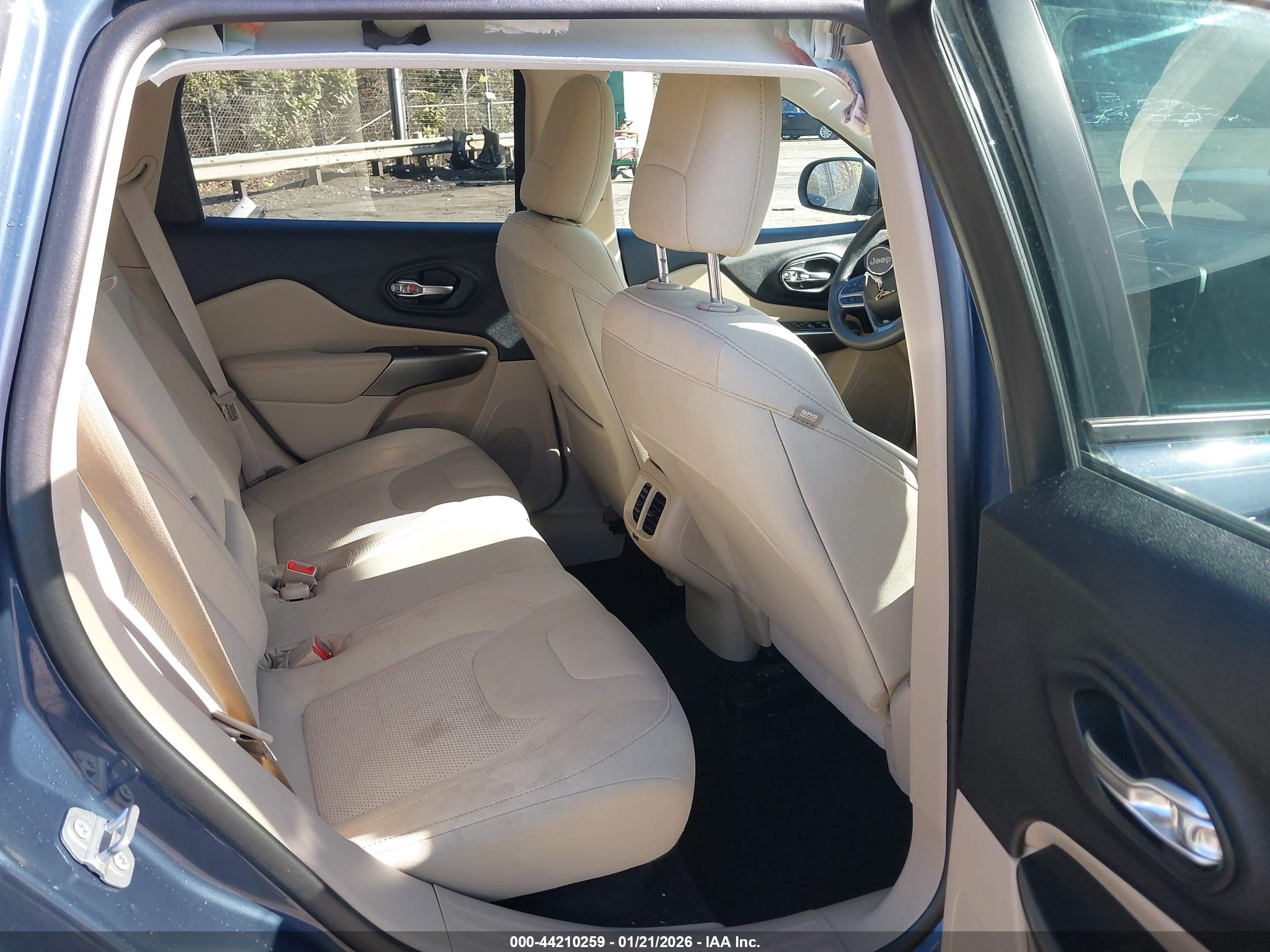 JEEP CHEROKEE image 8
