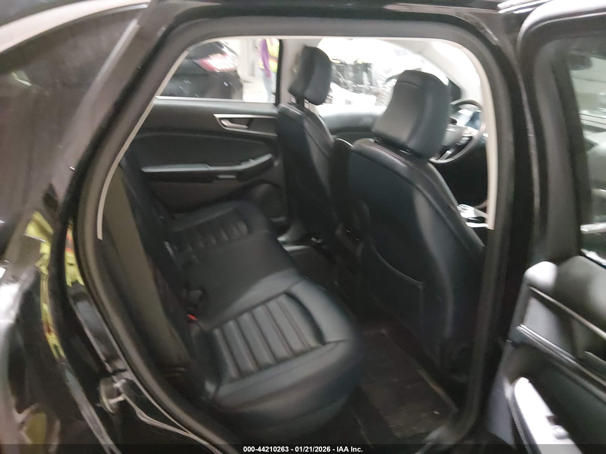FORD EDGE image 8