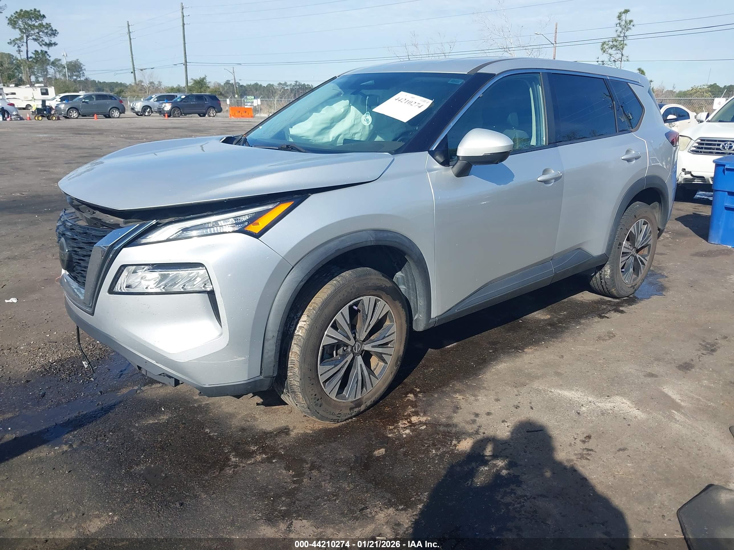 NISSAN ROGUE image 2