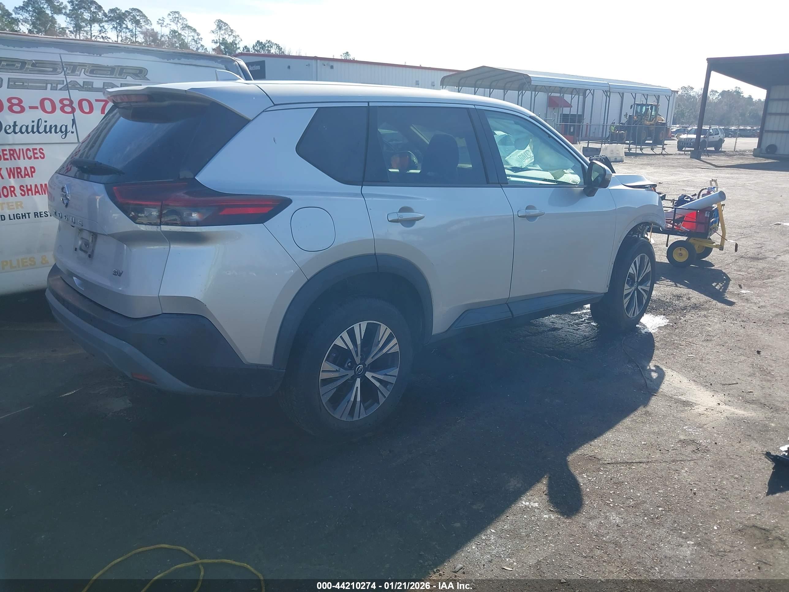 NISSAN ROGUE image 4