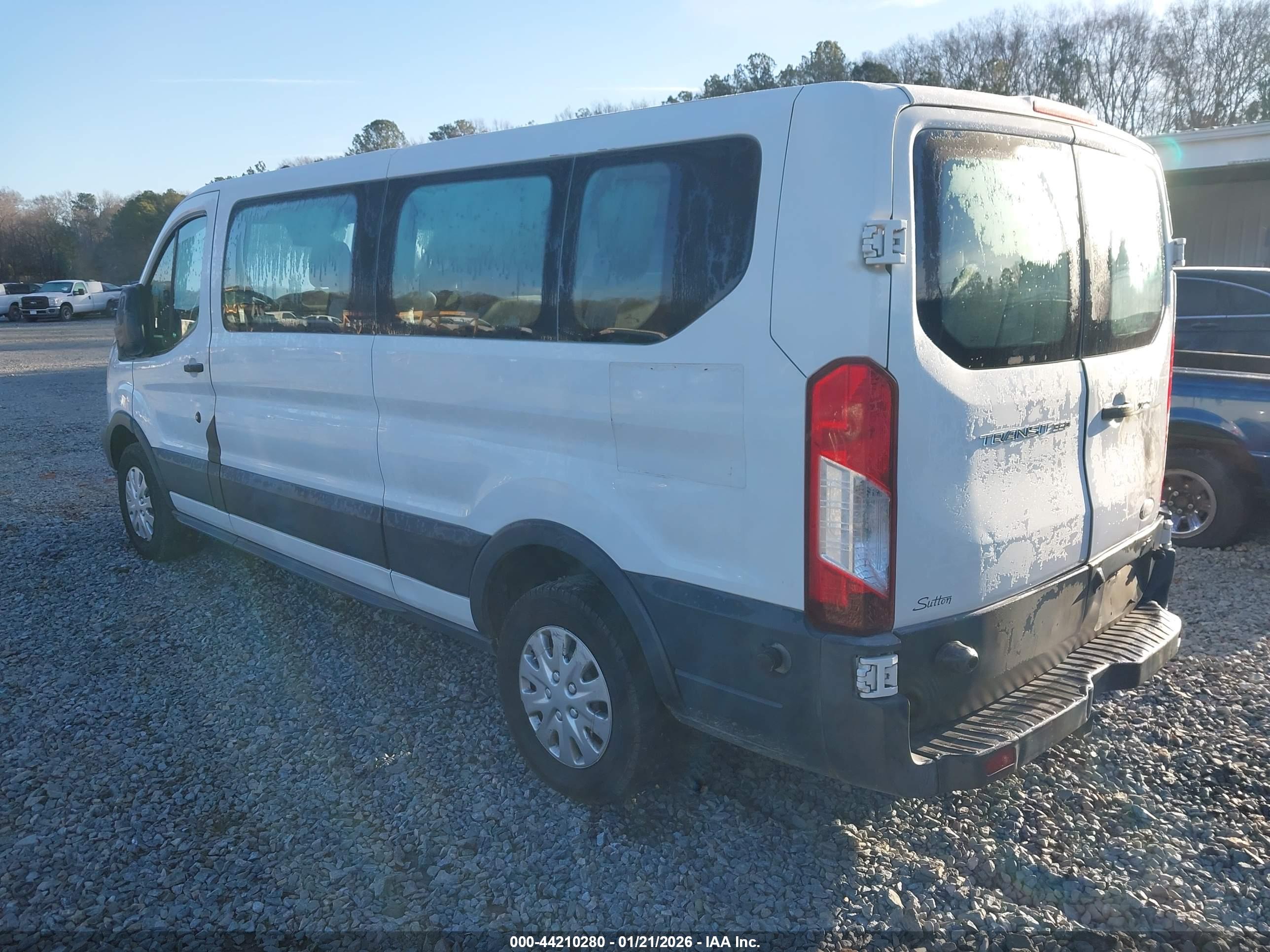 FORD TRANSIT-350 image 3