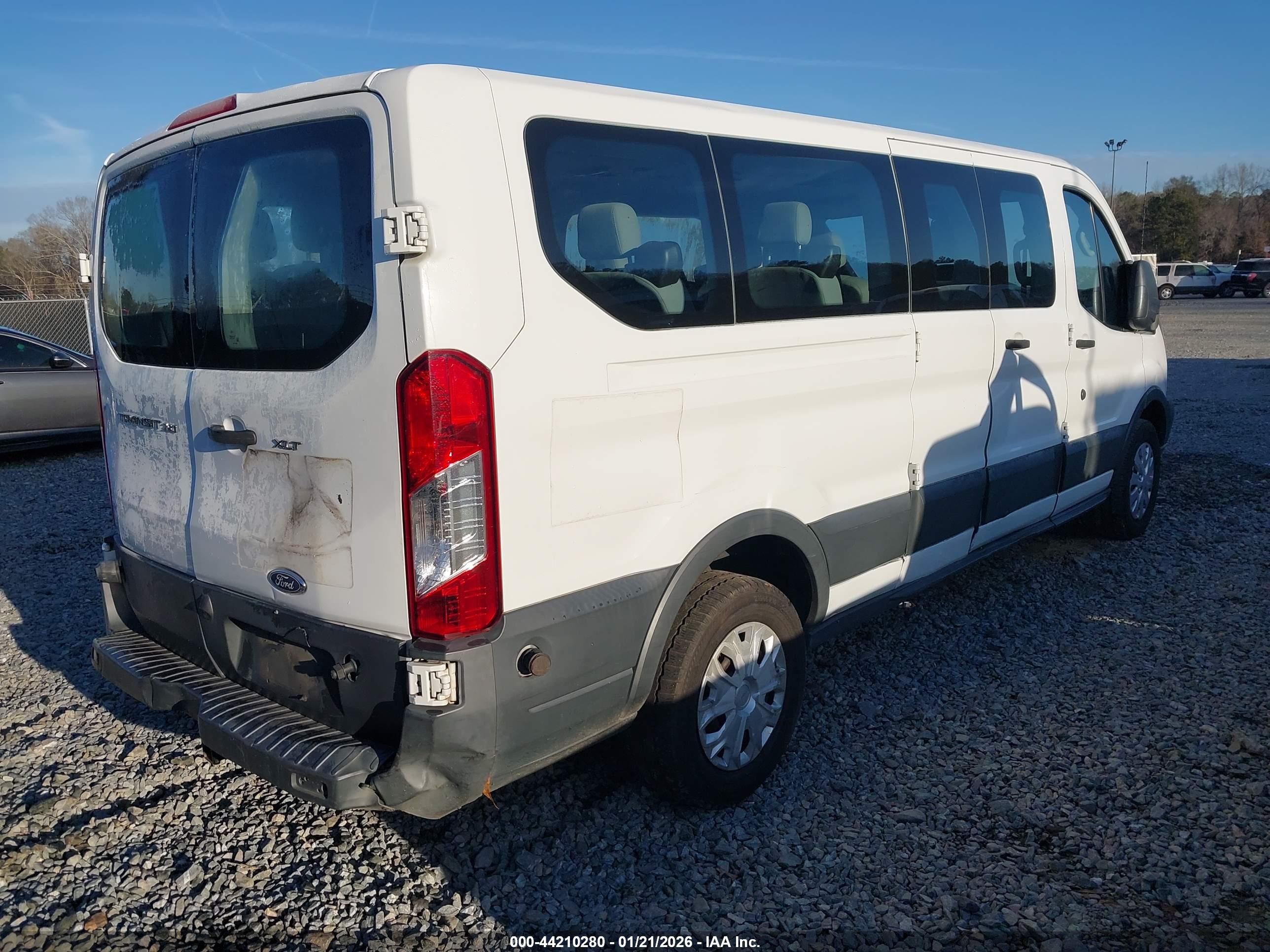 FORD TRANSIT-350 image 4