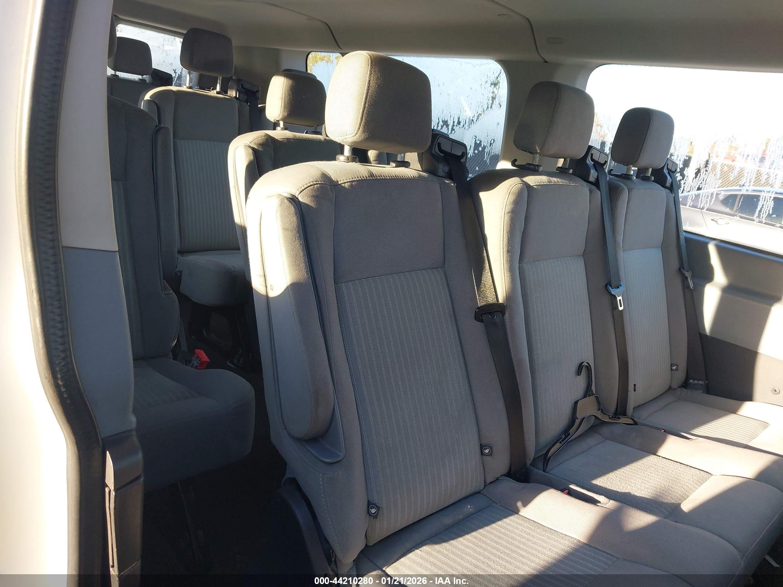 FORD TRANSIT-350 image 8