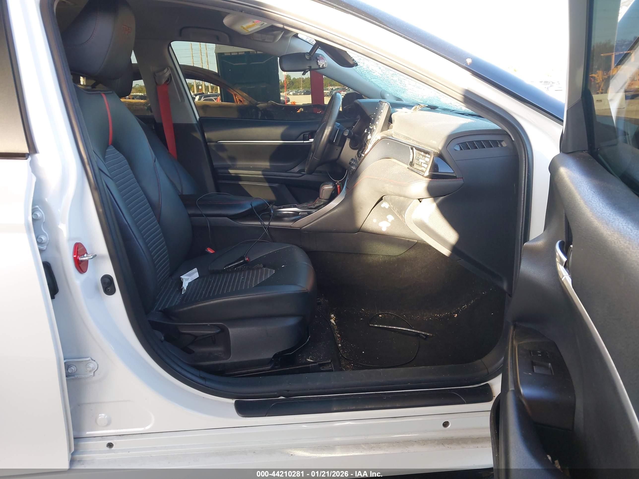 TOYOTA CAMRY image 5