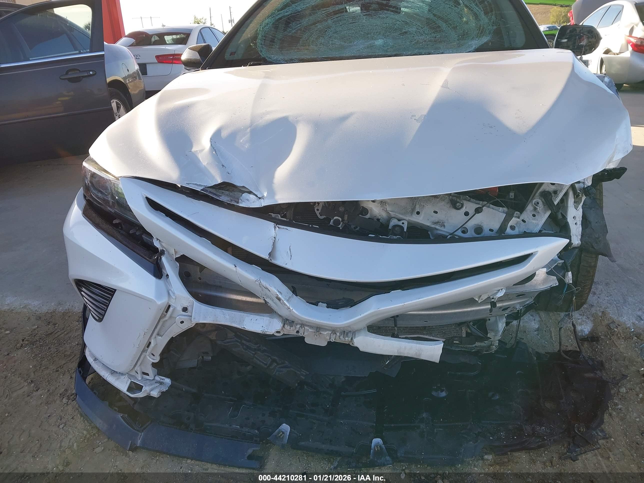 TOYOTA CAMRY image 6
